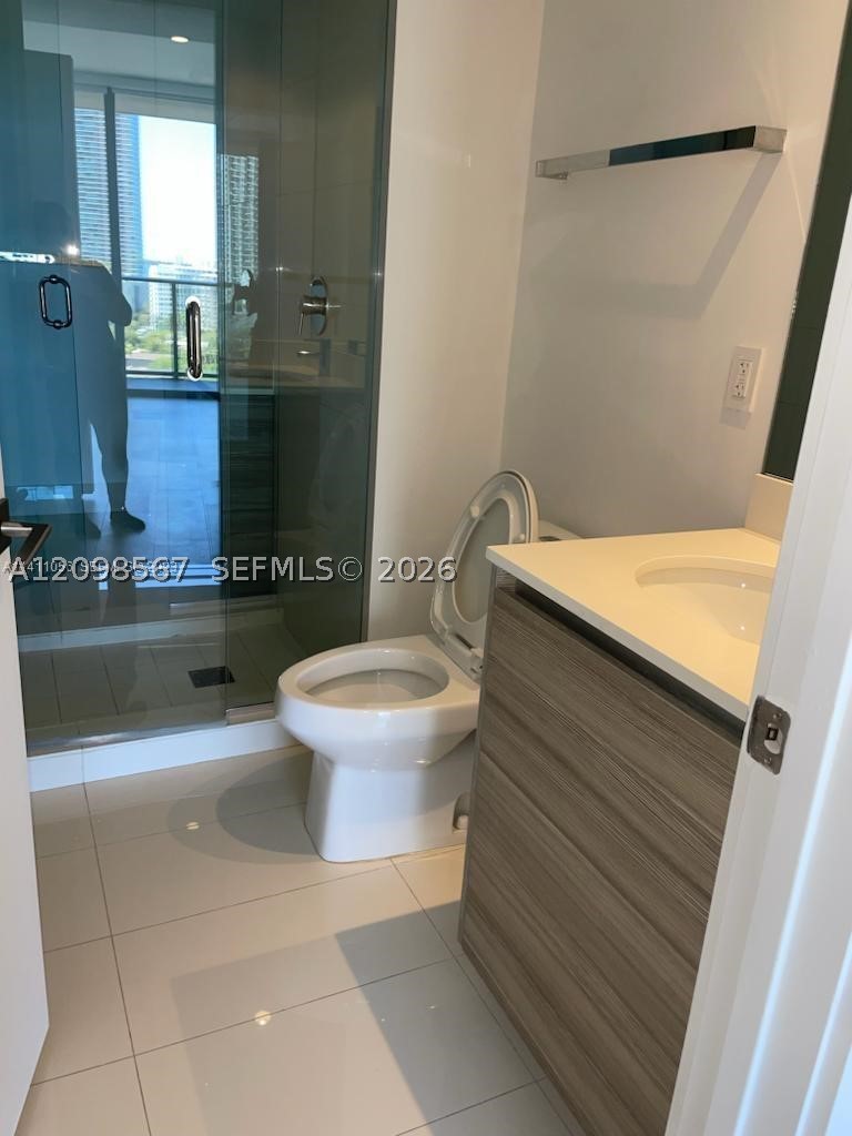 121 NE 34th St #1206A, Miami FL 33137