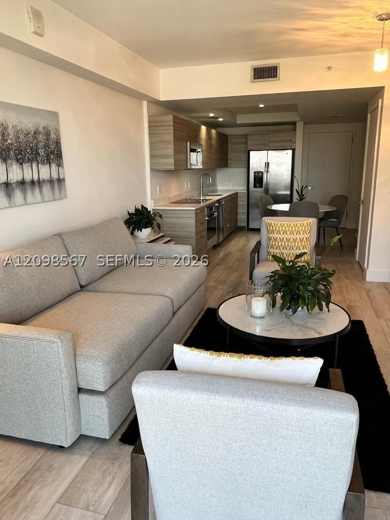 121 NE 34th St #1206A, Miami FL 33137
