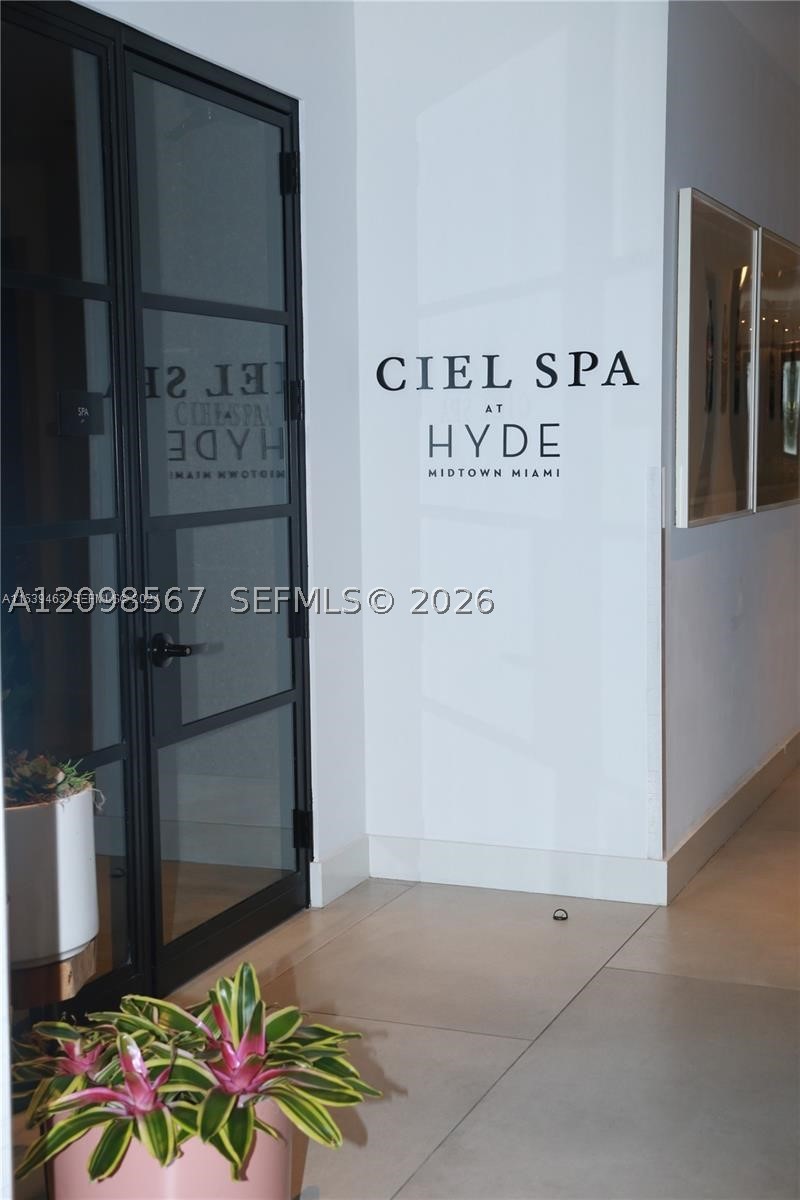 121 NE 34th St #1206A, Miami FL 33137