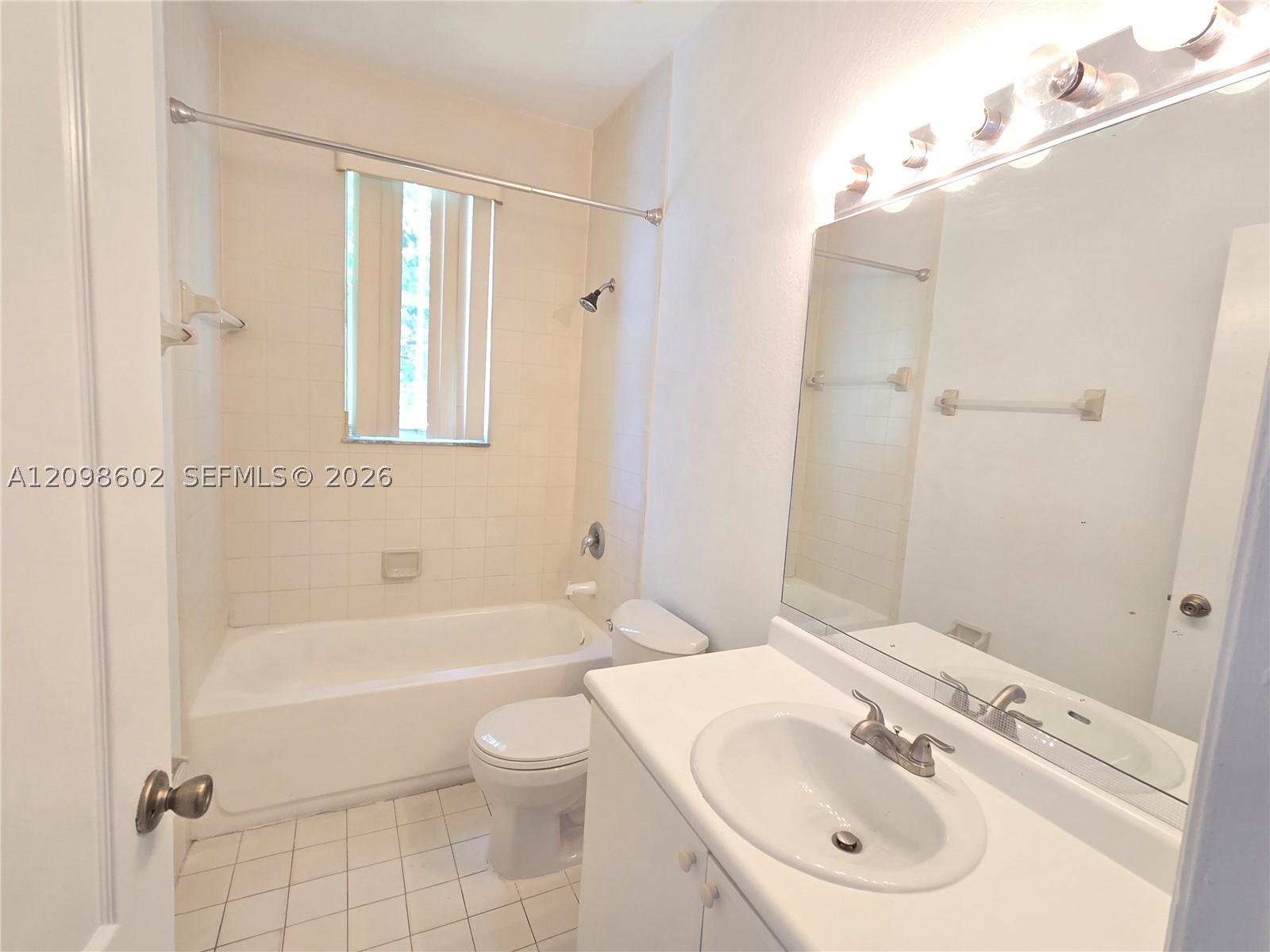 1661 SE 29th Ct #200, Homestead FL 33035