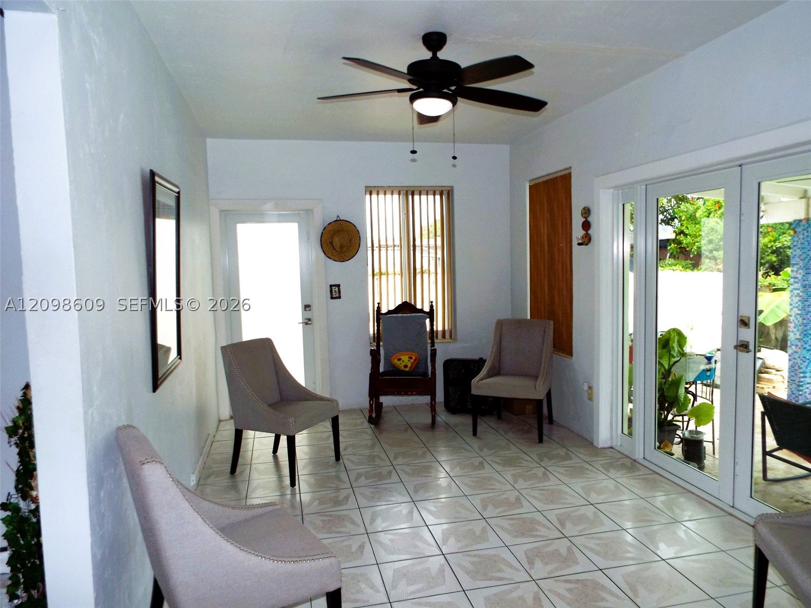 285 NW 48th Pl, Miami FL 33126
