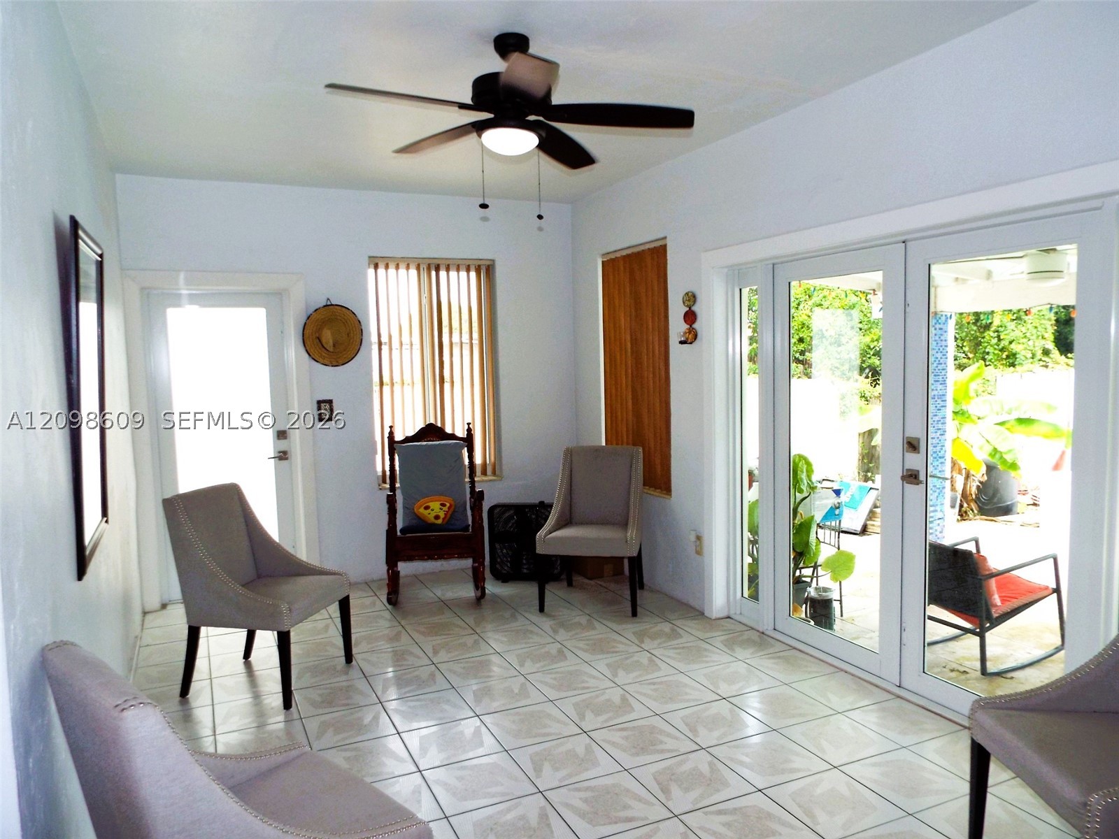 285 NW 48th Pl, Miami FL 33126