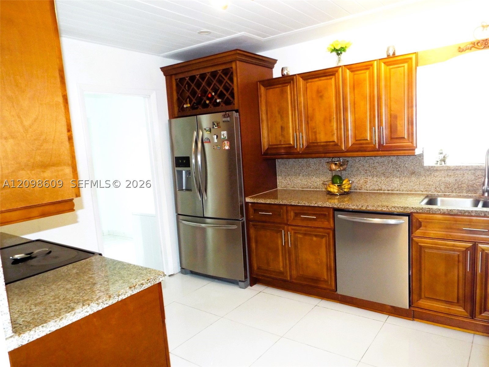 285 NW 48th Pl, Miami FL 33126