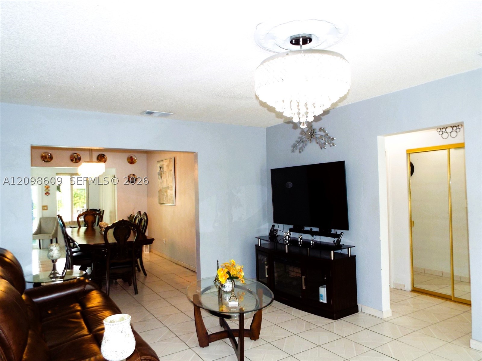 285 NW 48th Pl, Miami FL 33126