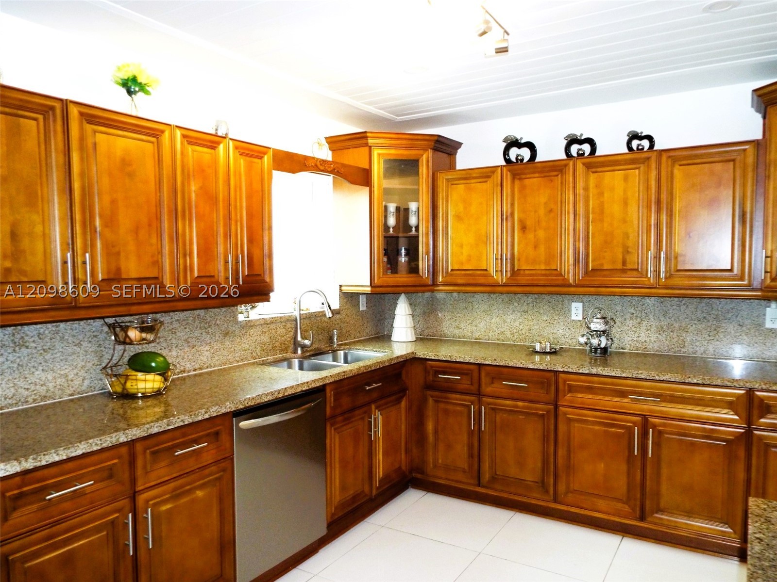 285 NW 48th Pl, Miami FL 33126