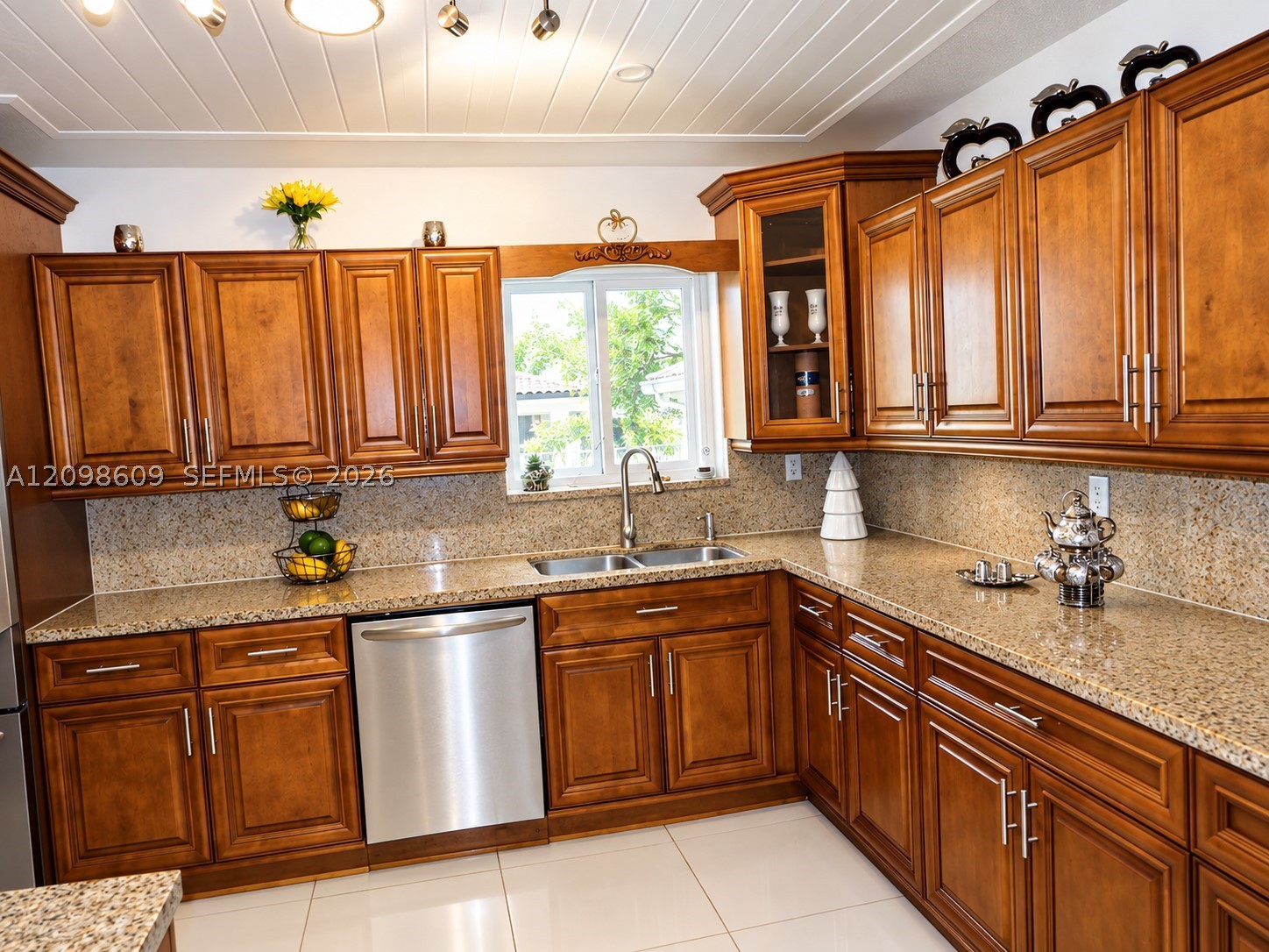 285 NW 48th Pl, Miami FL 33126