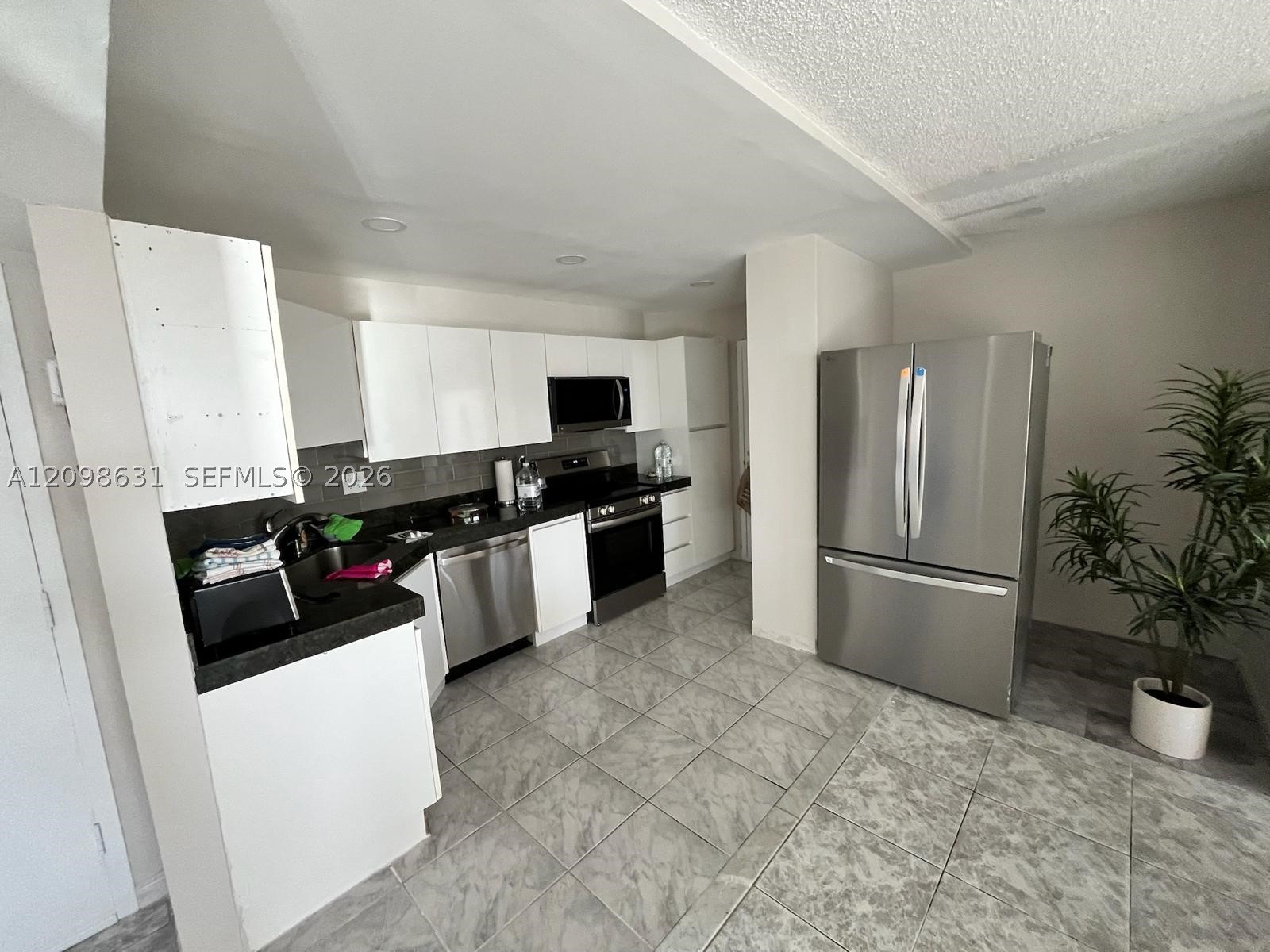 100 Golden Isles Dr #909, Hallandale Beach FL 33009