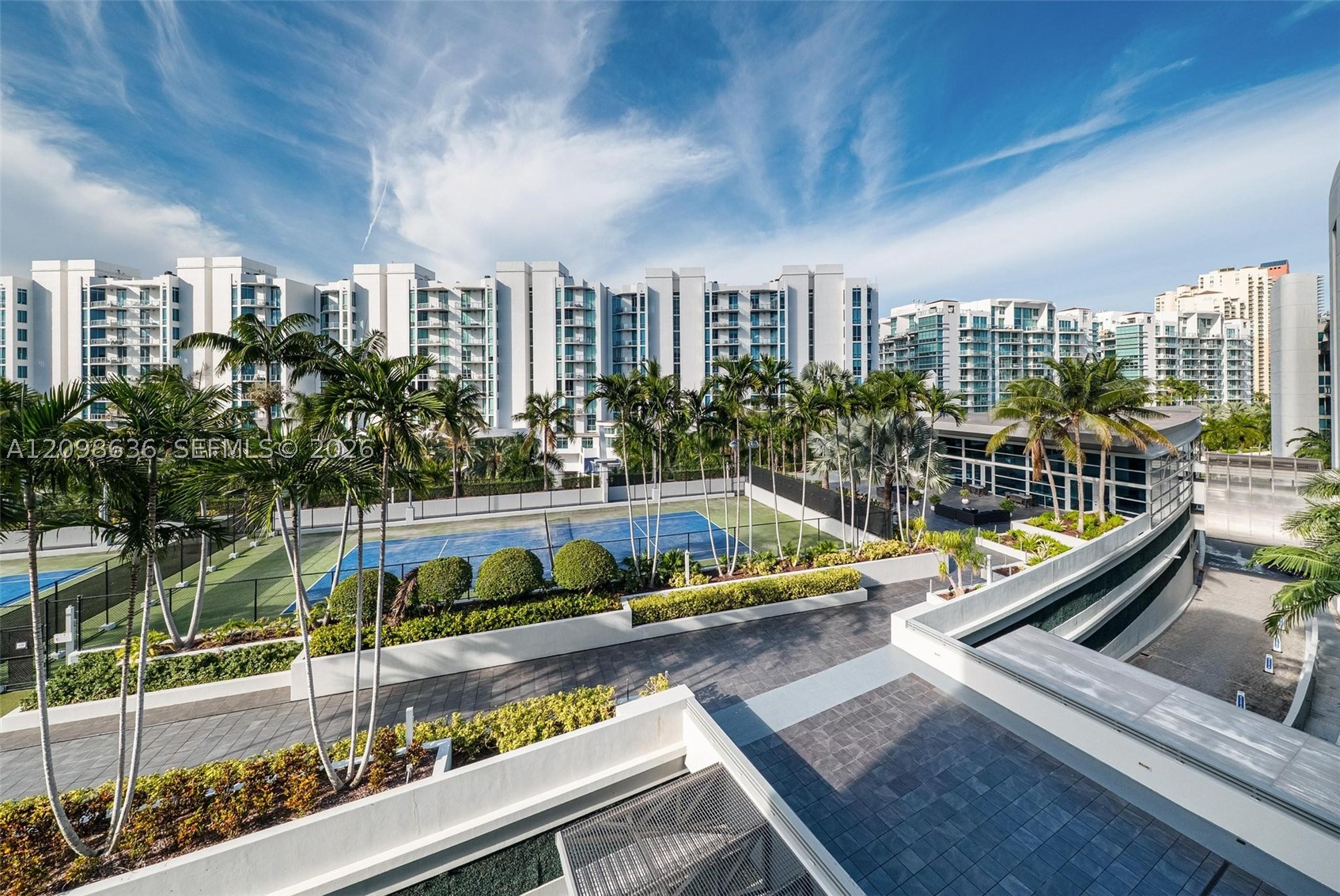 2950 NE 188th St #524, Aventura FL 33180