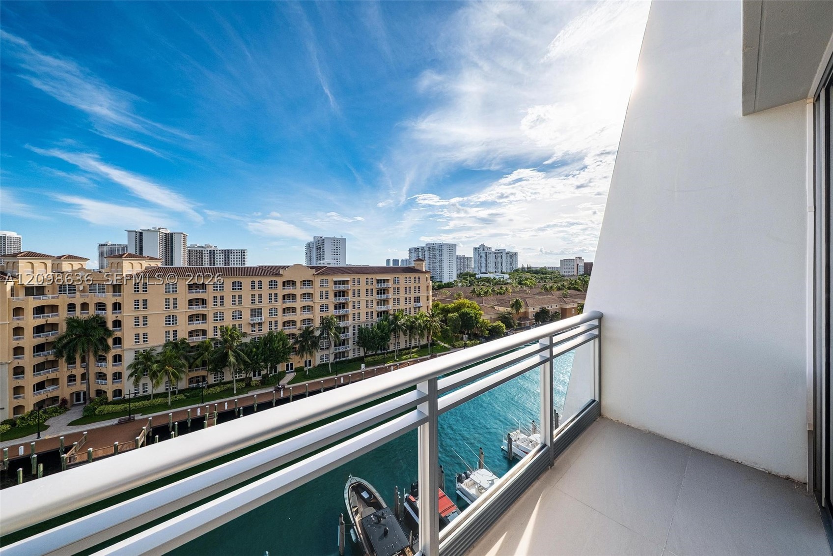 2950 NE 188th St #524, Aventura FL 33180