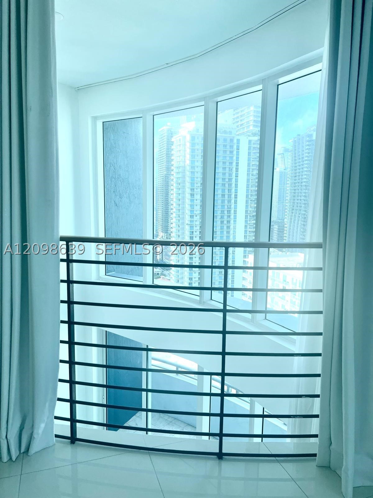 60 SW 13th St #2824, Miami FL 33130
