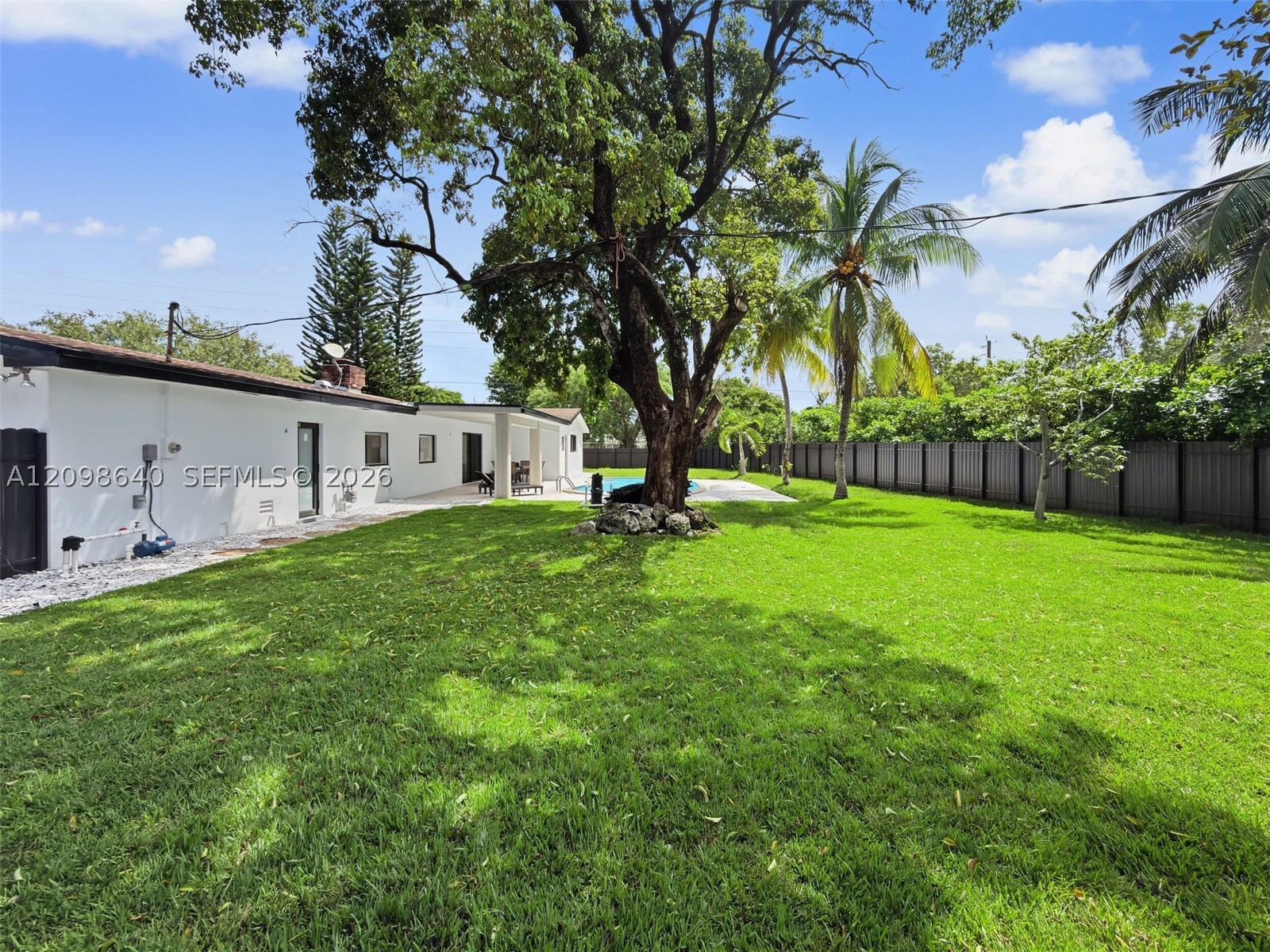 8200 SW 164th St, Palmetto Bay FL 33157