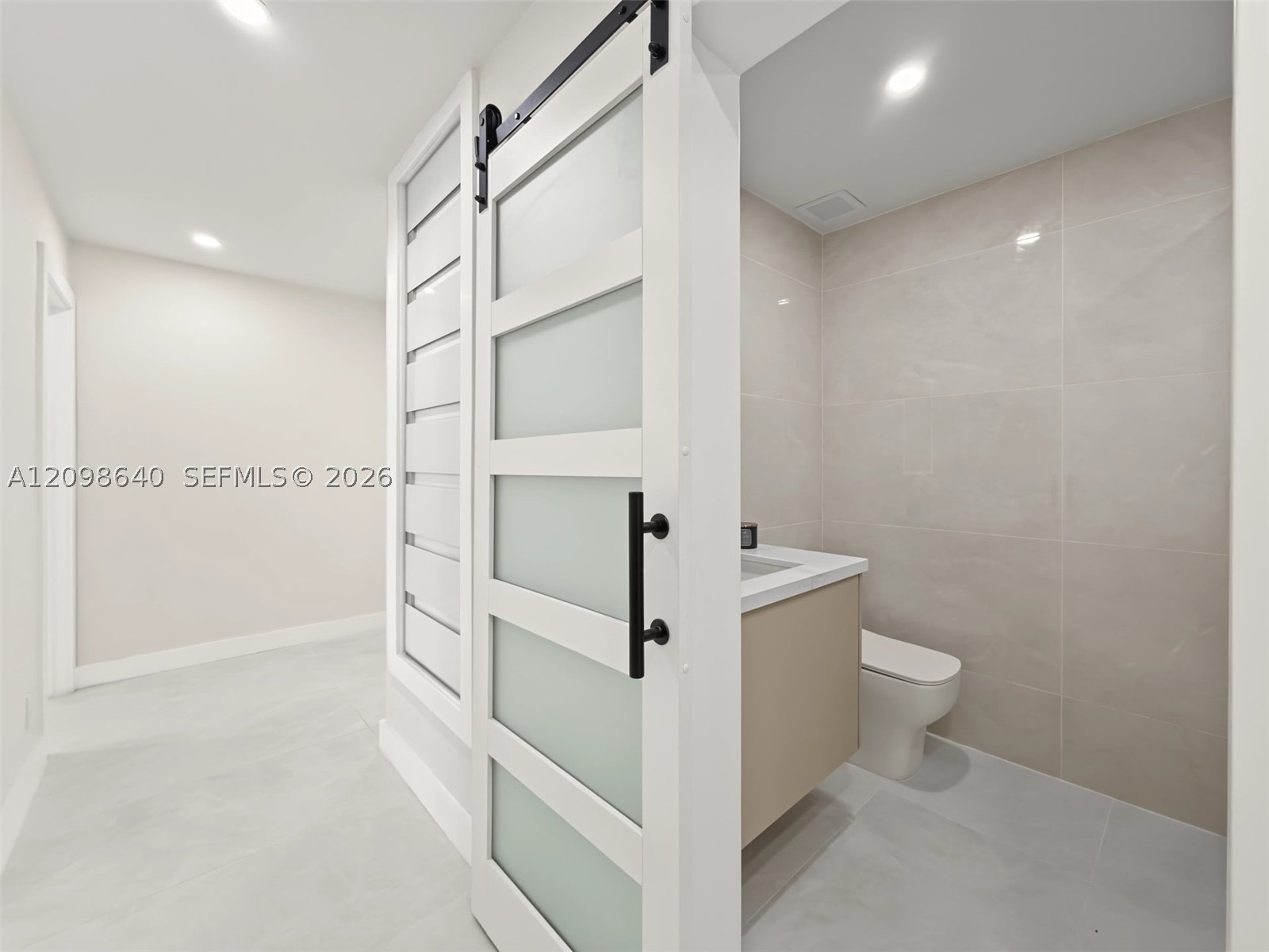 8200 SW 164th St, Palmetto Bay FL 33157