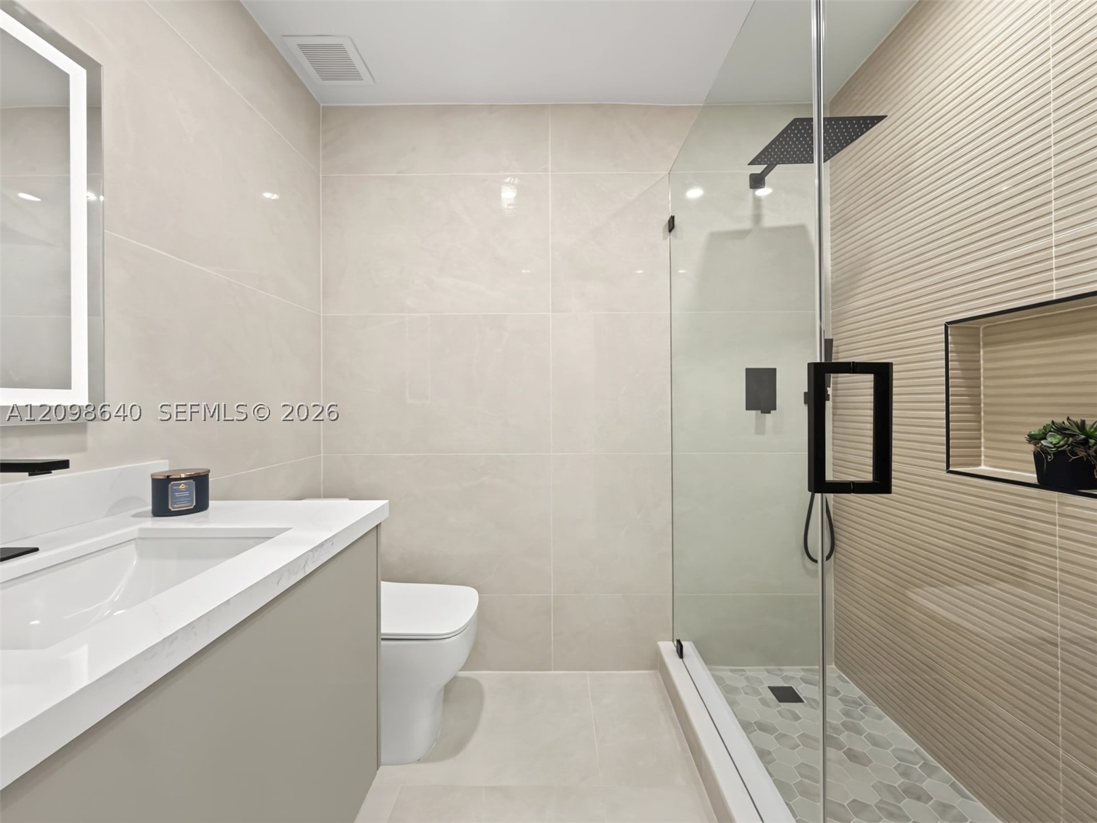 8200 SW 164th St, Palmetto Bay FL 33157