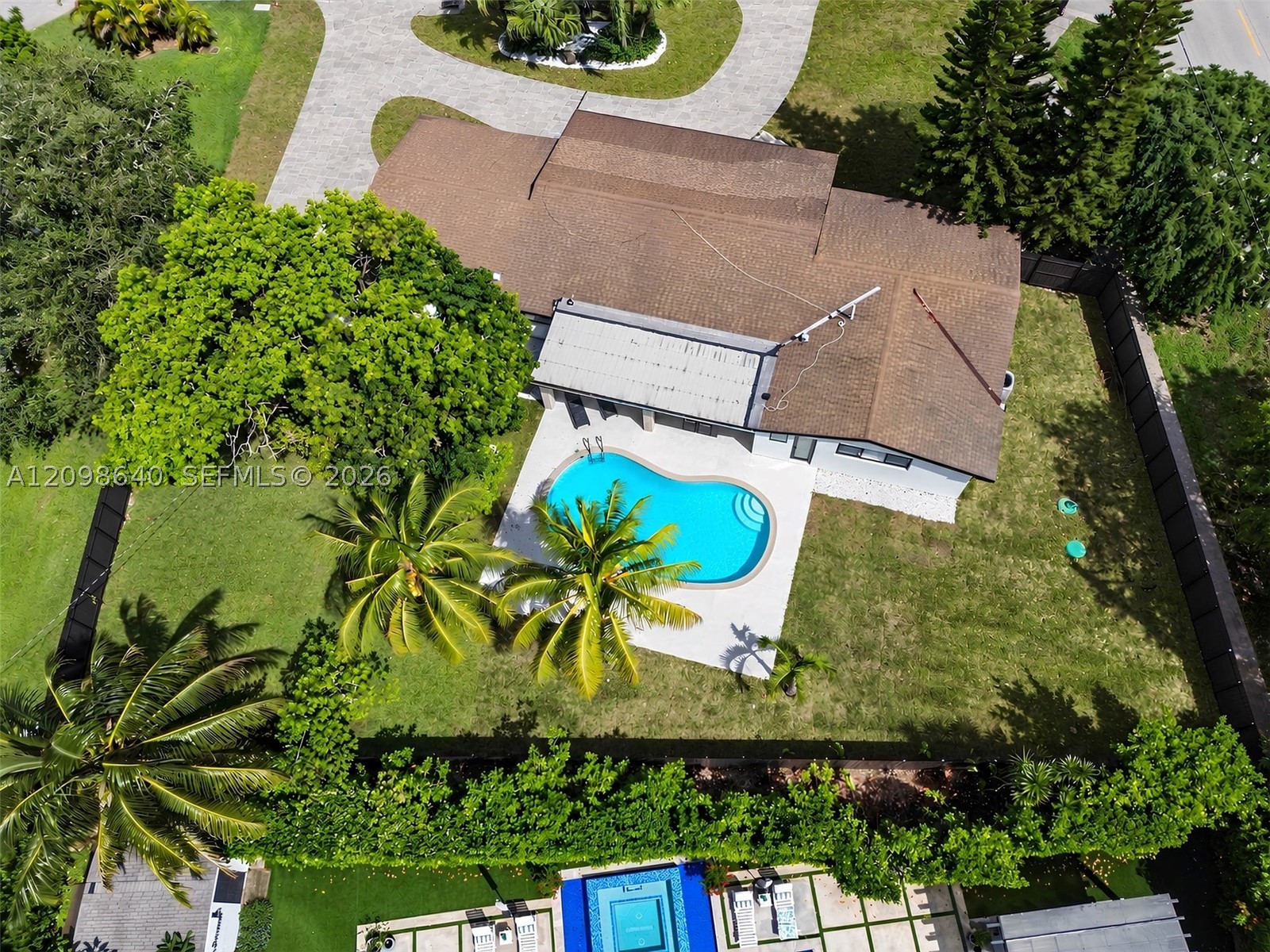 8200 SW 164th St, Palmetto Bay FL 33157