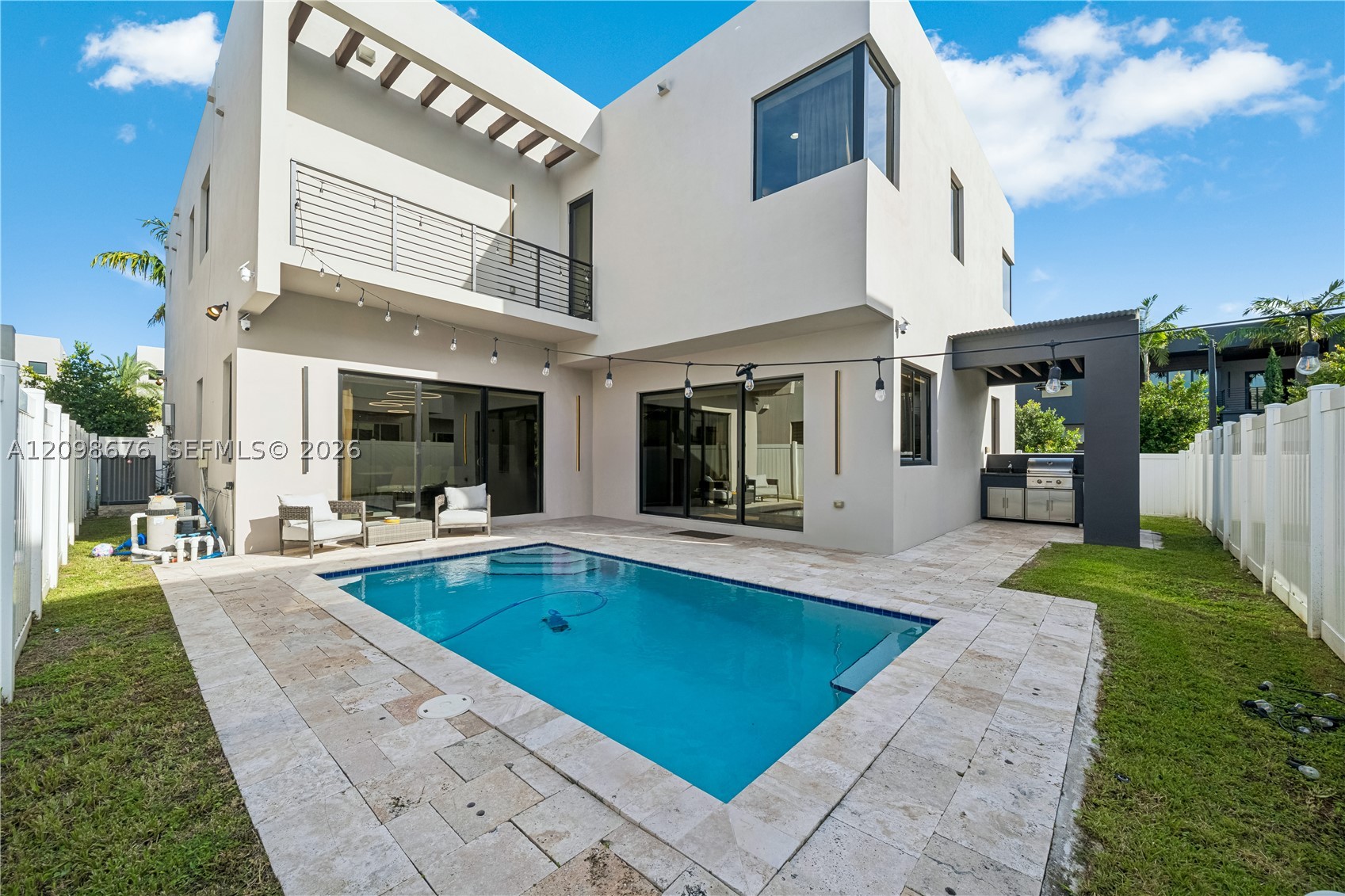 7442 NW 100th Ave, Doral FL 33178