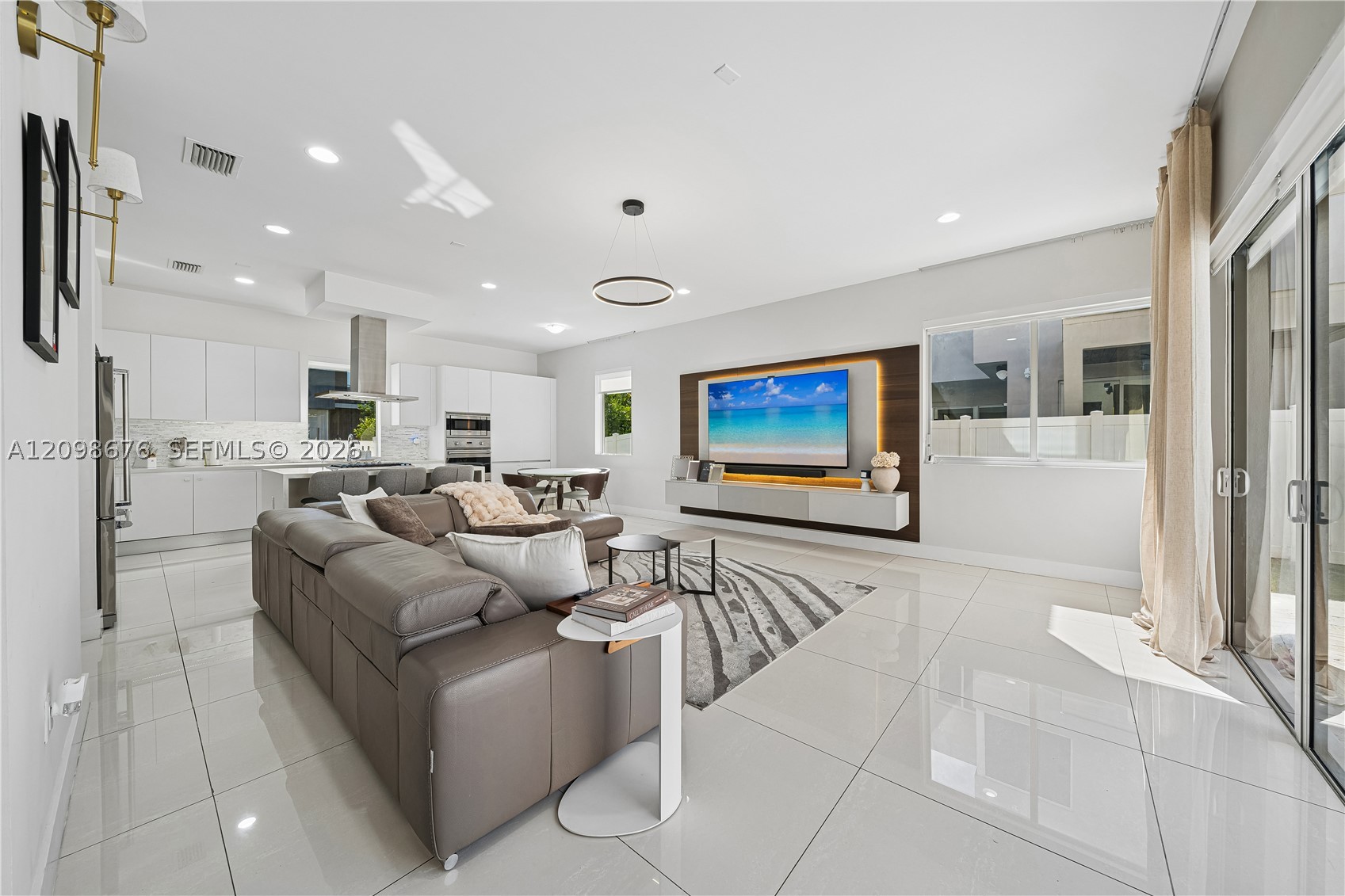 7442 NW 100th Ave, Doral FL 33178
