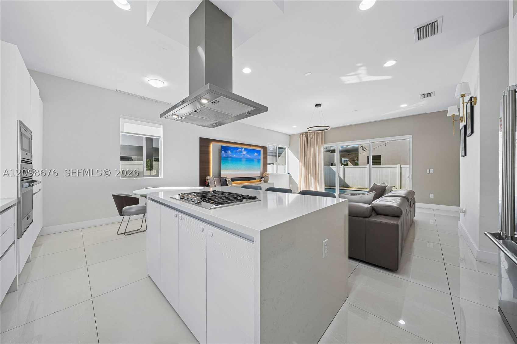 7442 NW 100th Ave, Doral FL 33178