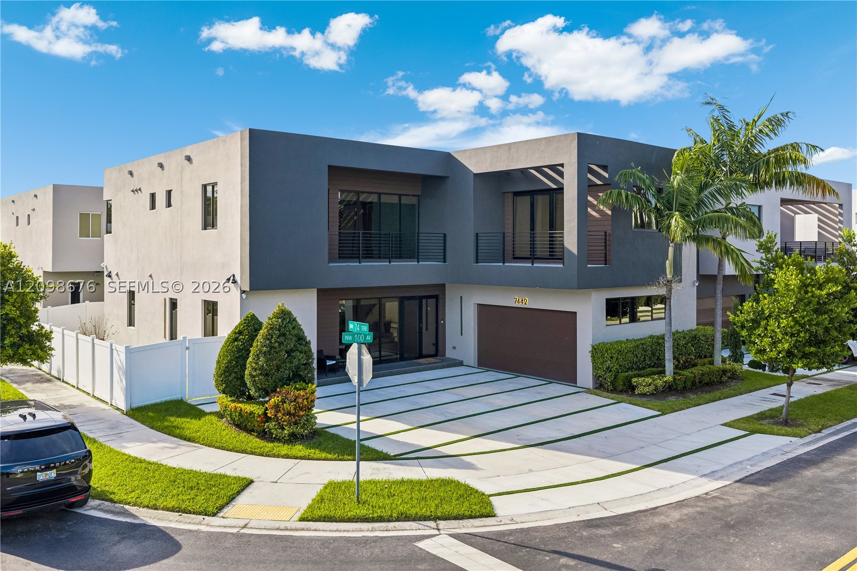 7442 NW 100th Ave, Doral FL 33178