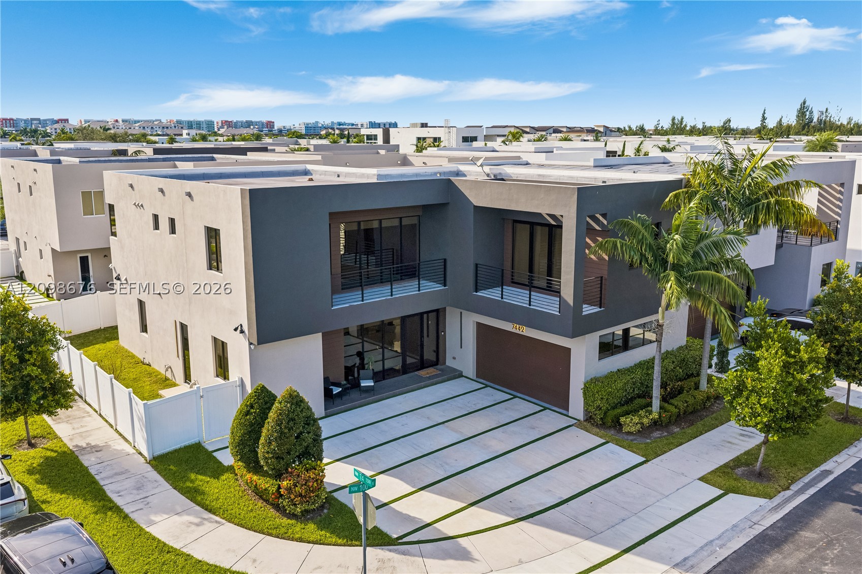 7442 NW 100th Ave, Doral FL 33178
