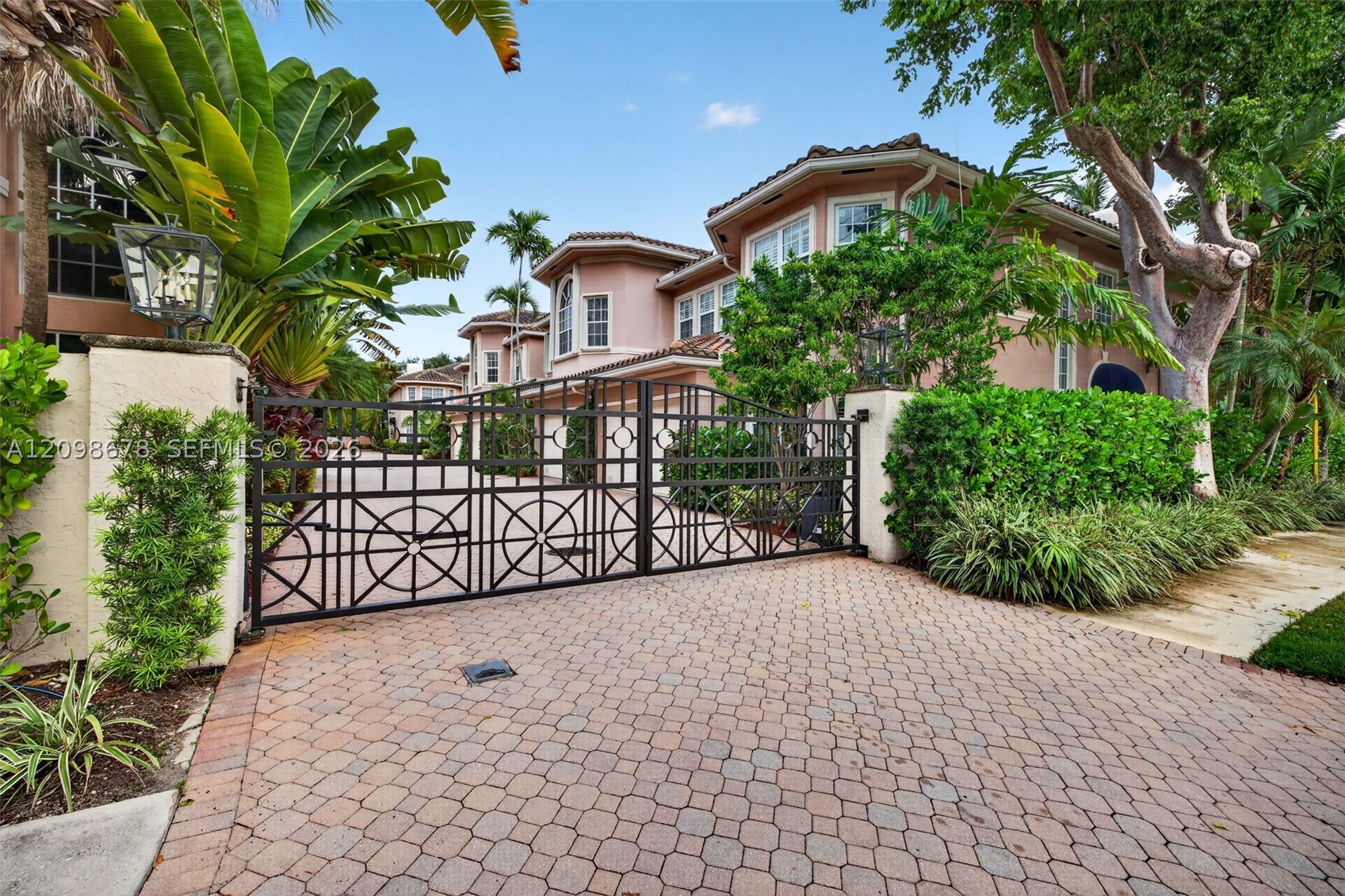 200 NE 14th Ave #6, Fort Lauderdale FL 33301