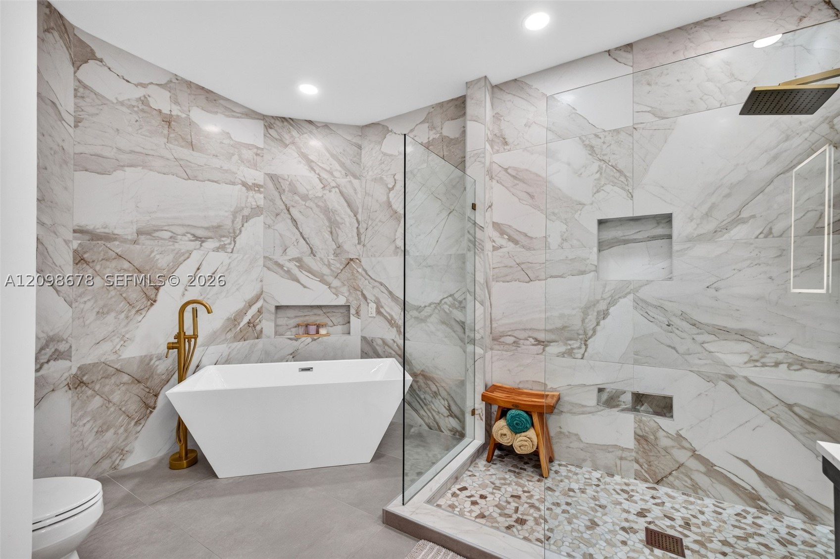 200 NE 14th Ave #6, Fort Lauderdale FL 33301
