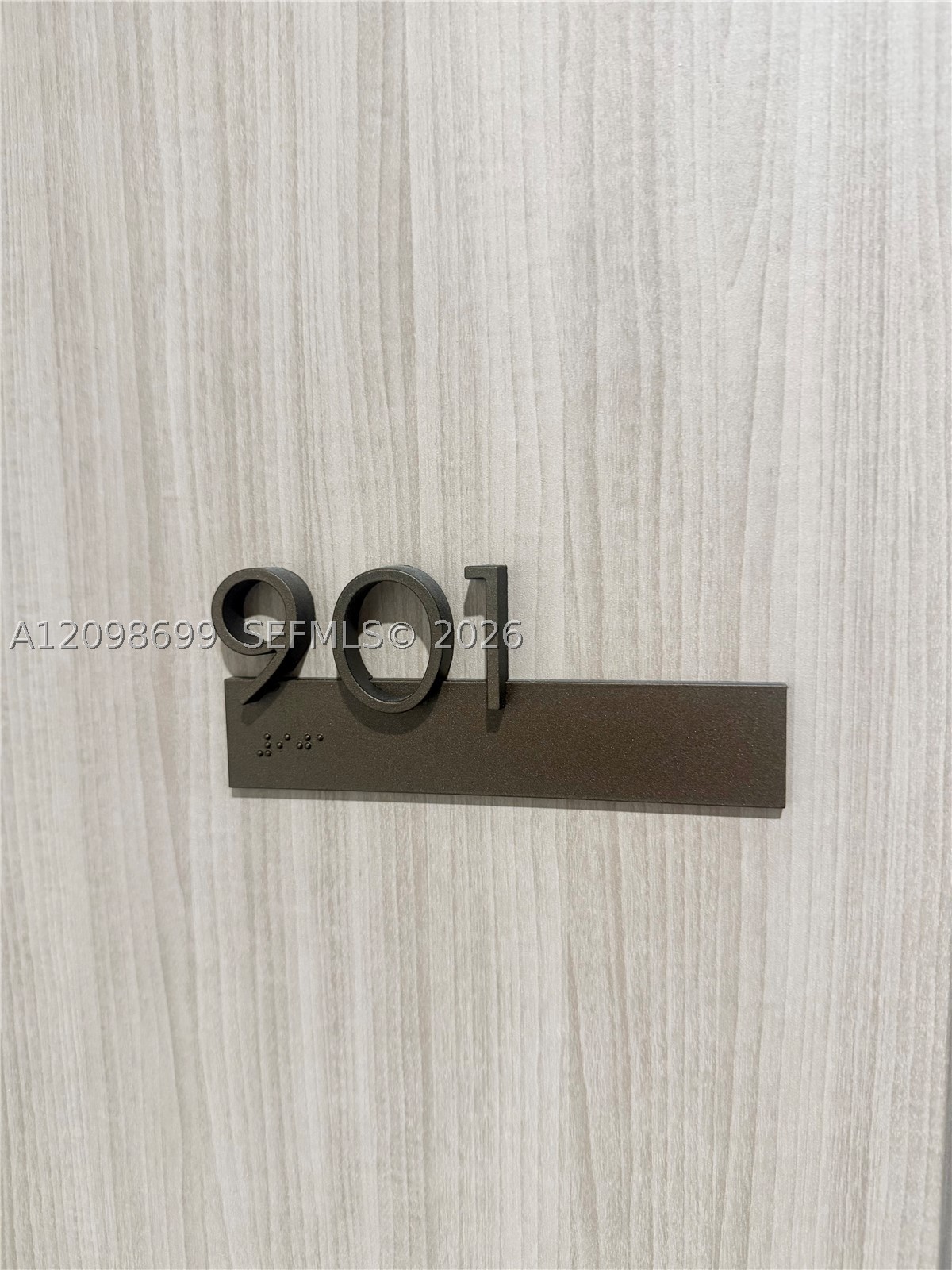 2411 Laguna Circle #901, North Miami FL 33181
