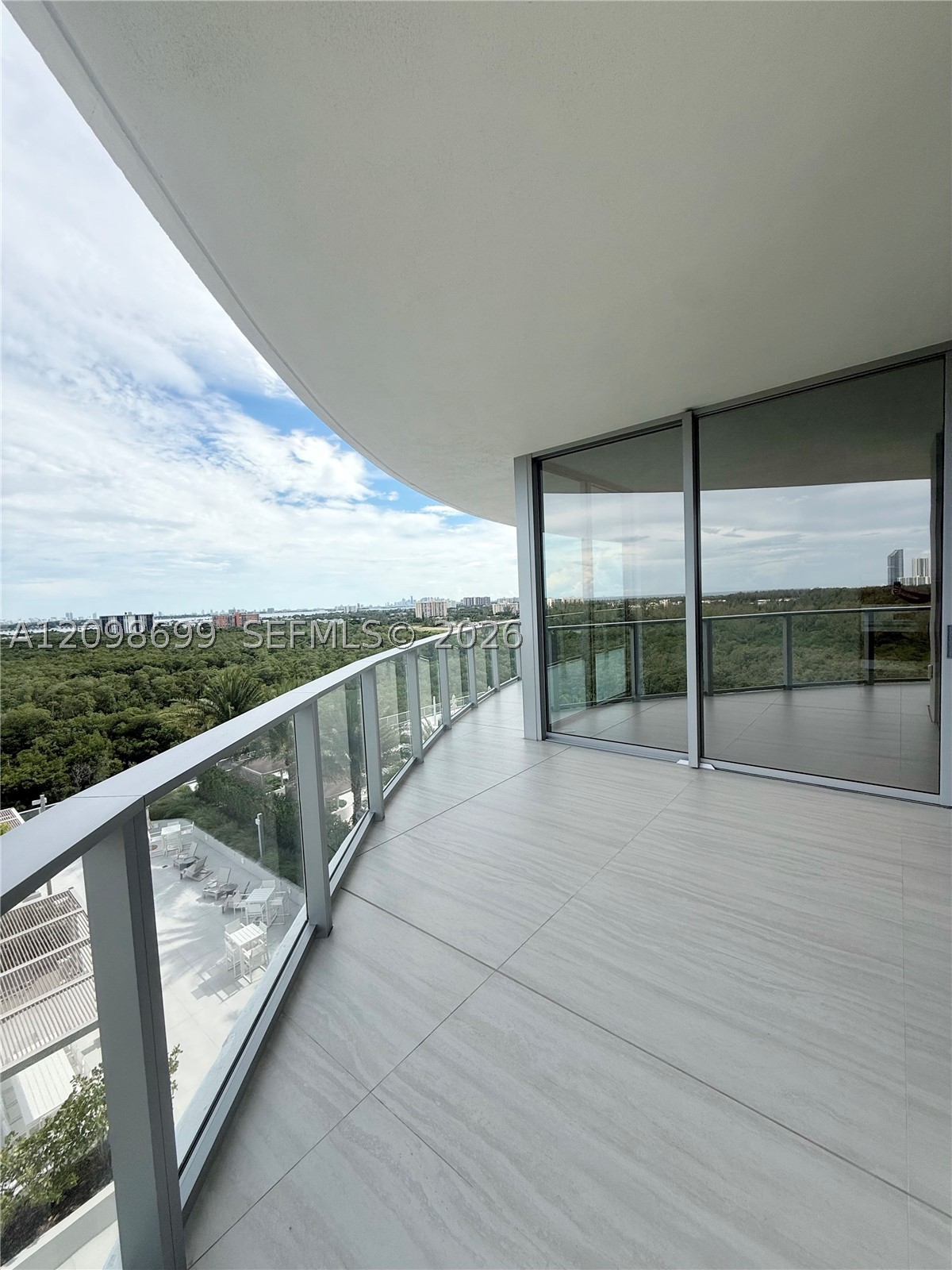 2411 Laguna Circle #901, North Miami FL 33181