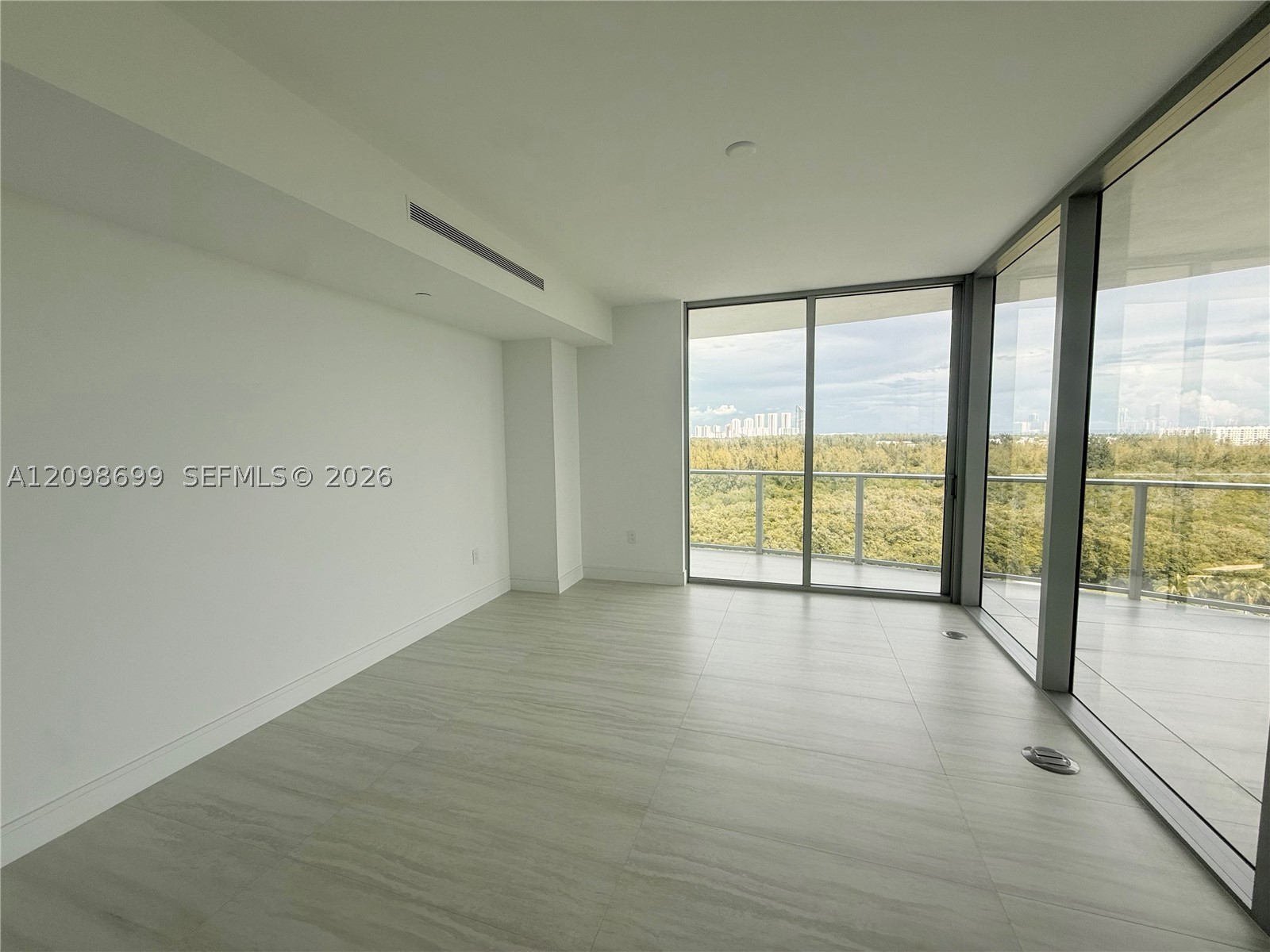 2411 Laguna Circle #901, North Miami FL 33181