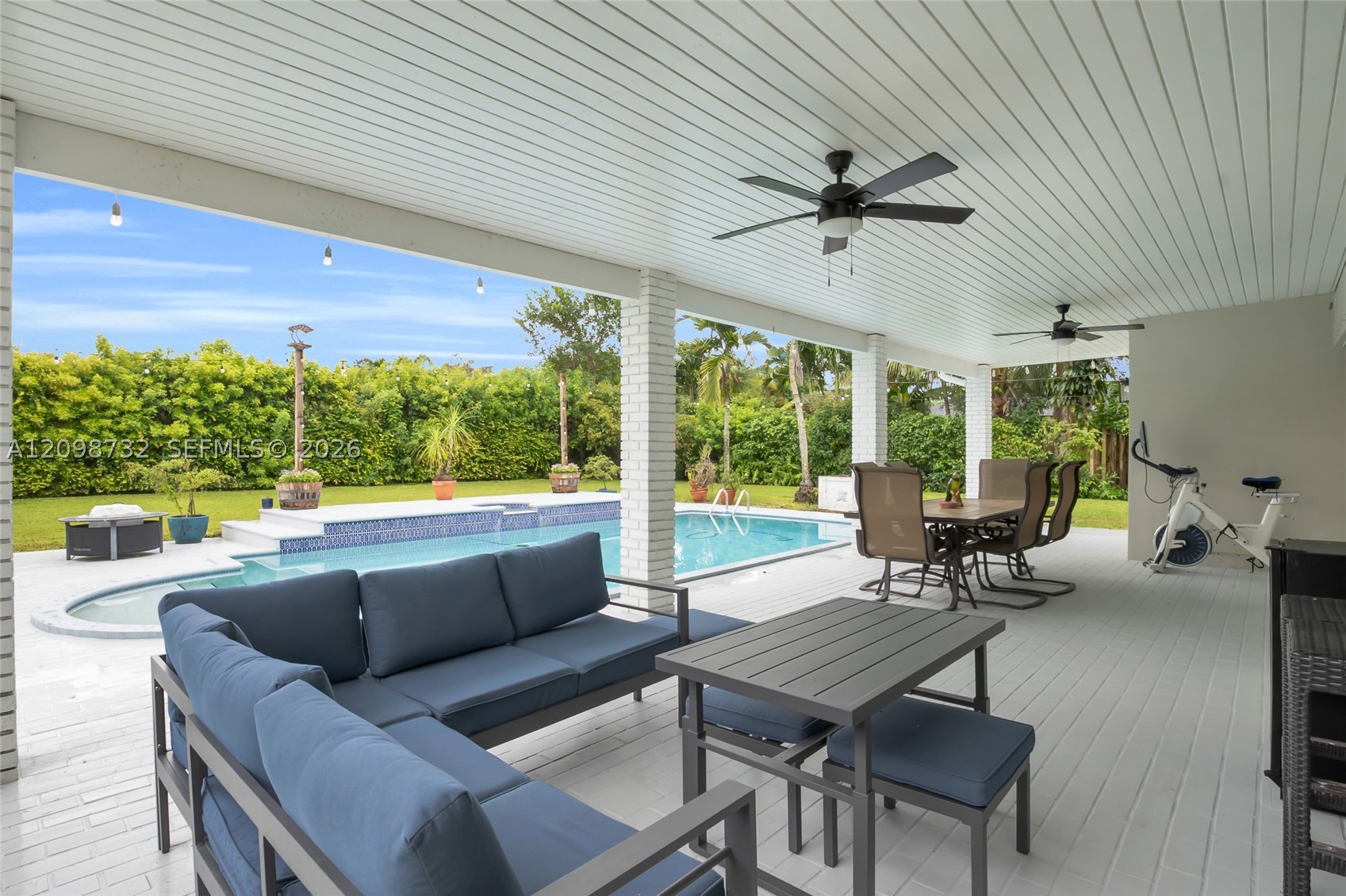 16401 SW 82nd Ave, Palmetto Bay FL 33157