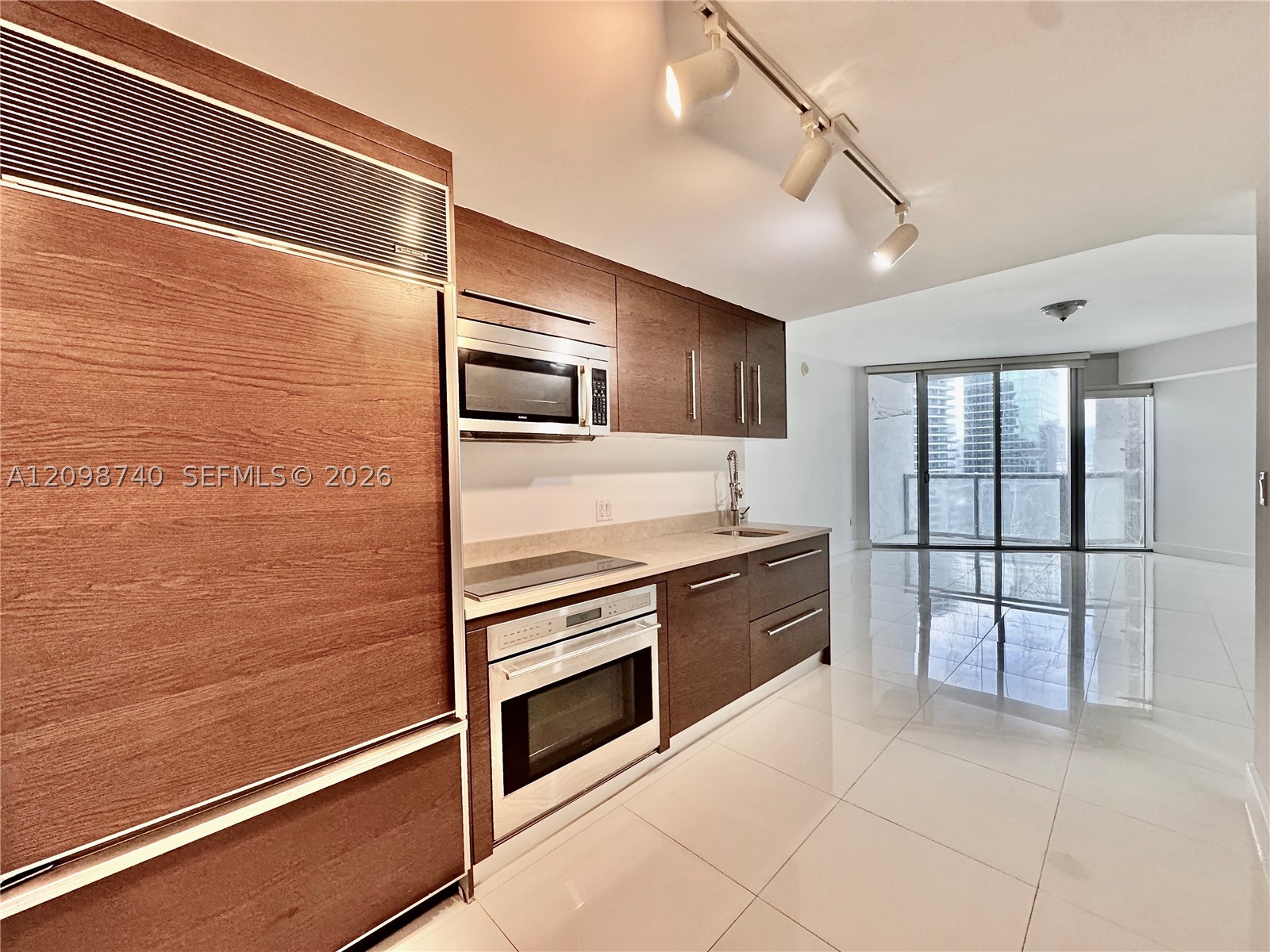 475 BRICKELL AV #3808, Miami FL 33131