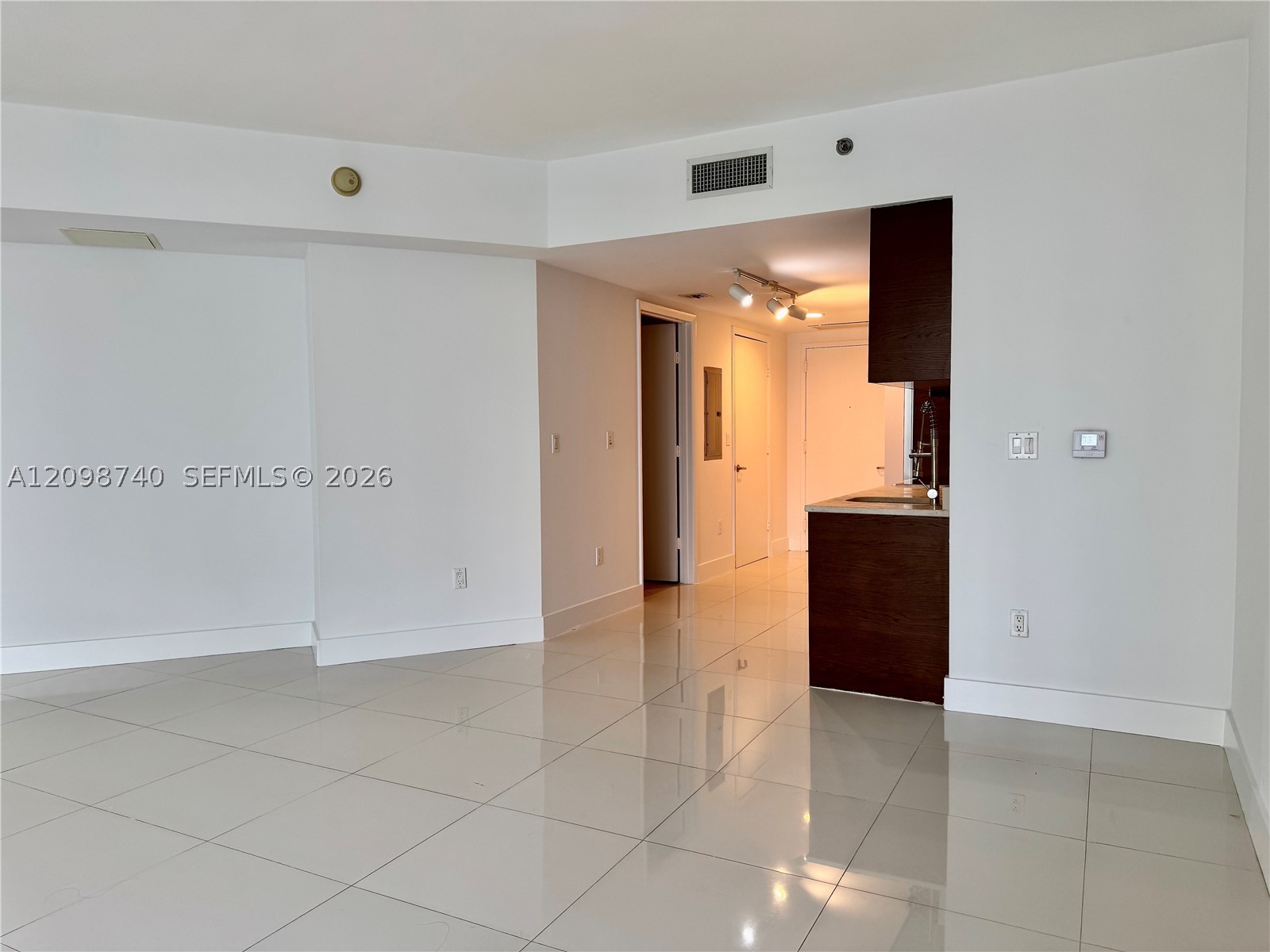 475 BRICKELL AV #3808, Miami FL 33131