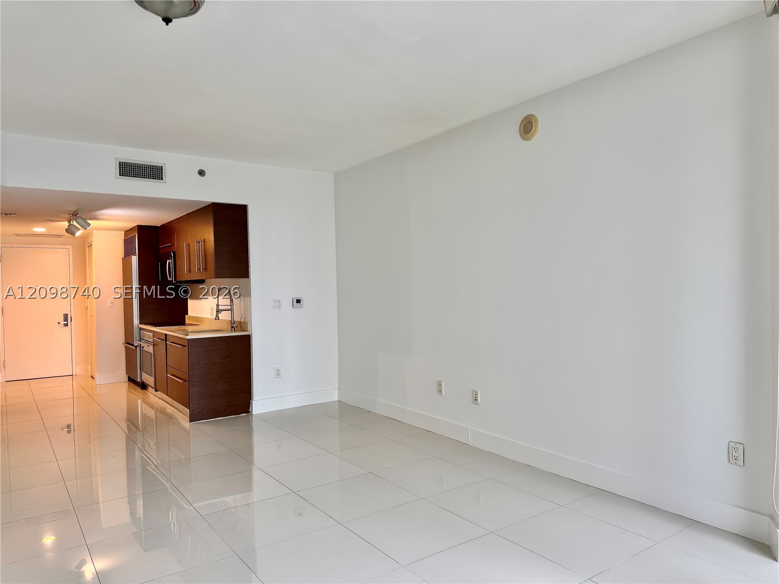 475 BRICKELL AV #3808, Miami FL 33131
