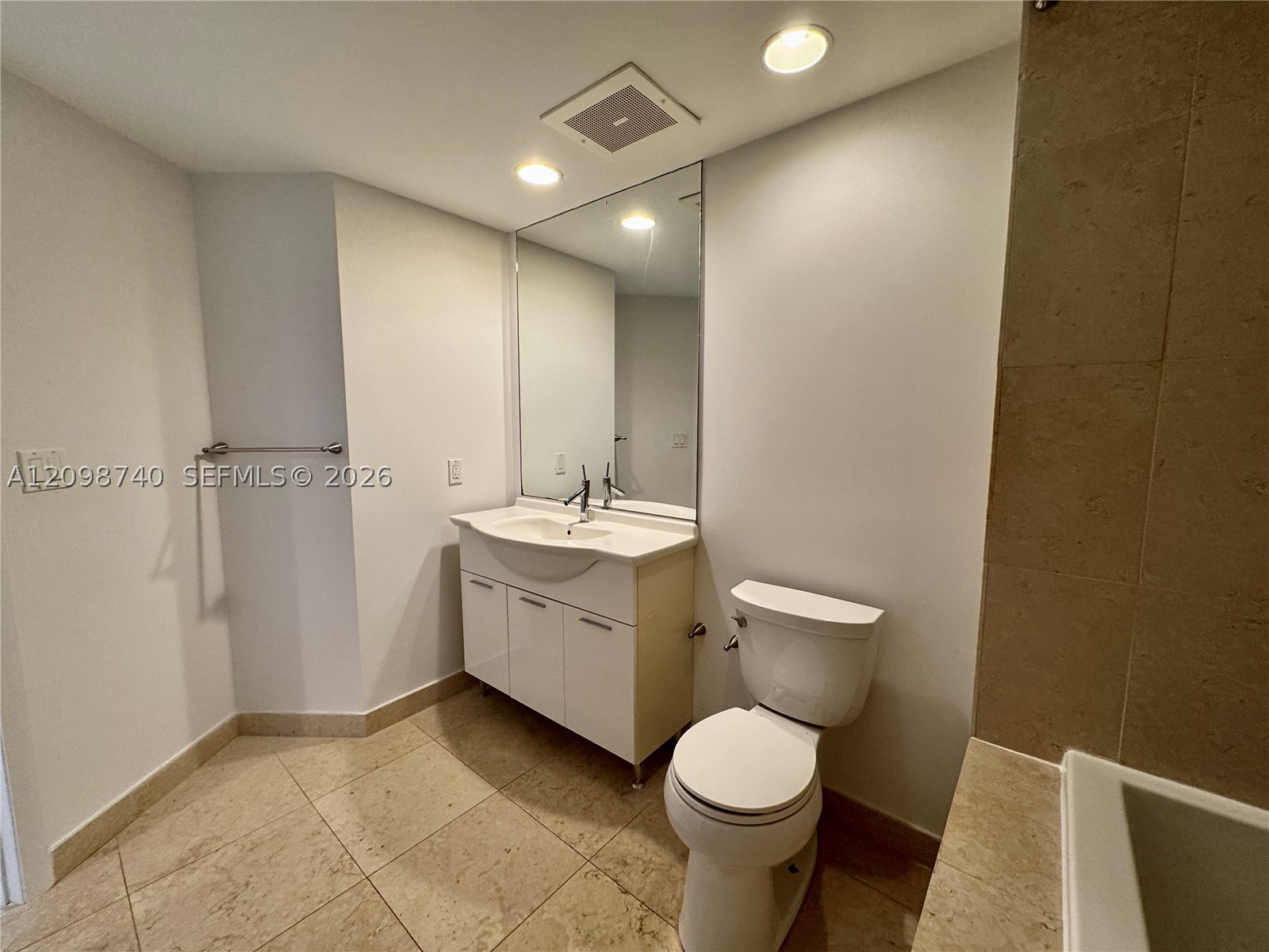 475 BRICKELL AV #3808, Miami FL 33131