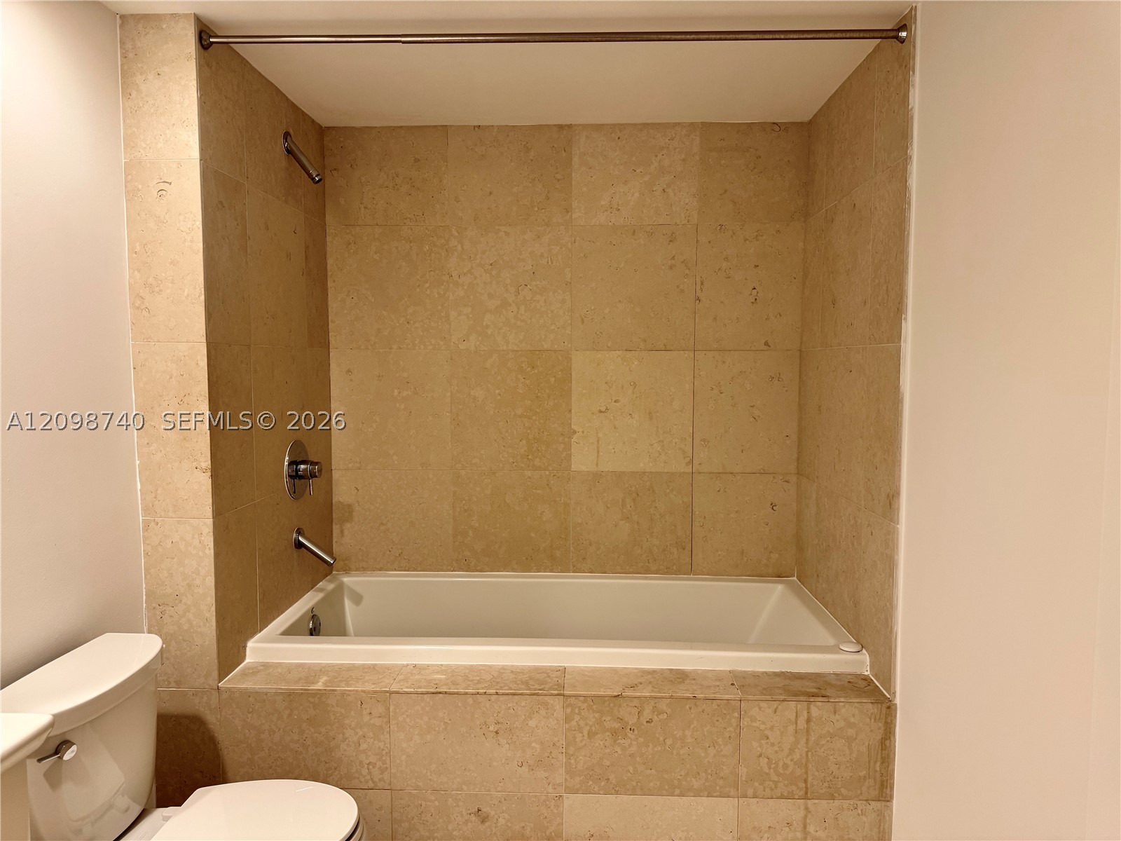 475 BRICKELL AV #3808, Miami FL 33131