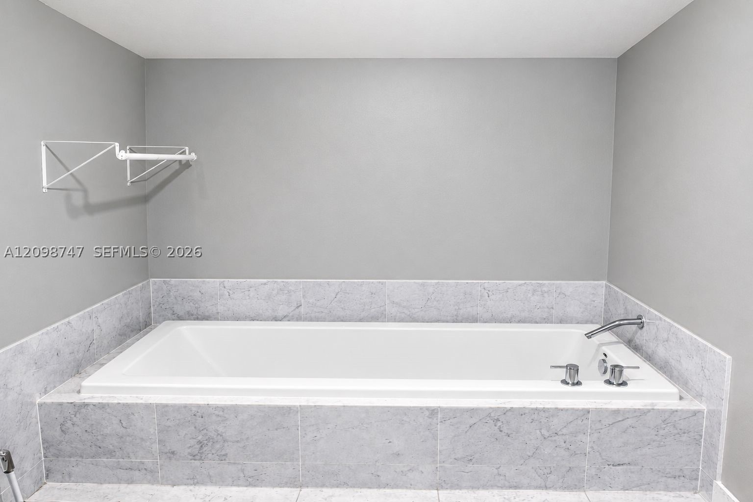 244 Biscayne Blvd #3204, Miami FL 33132