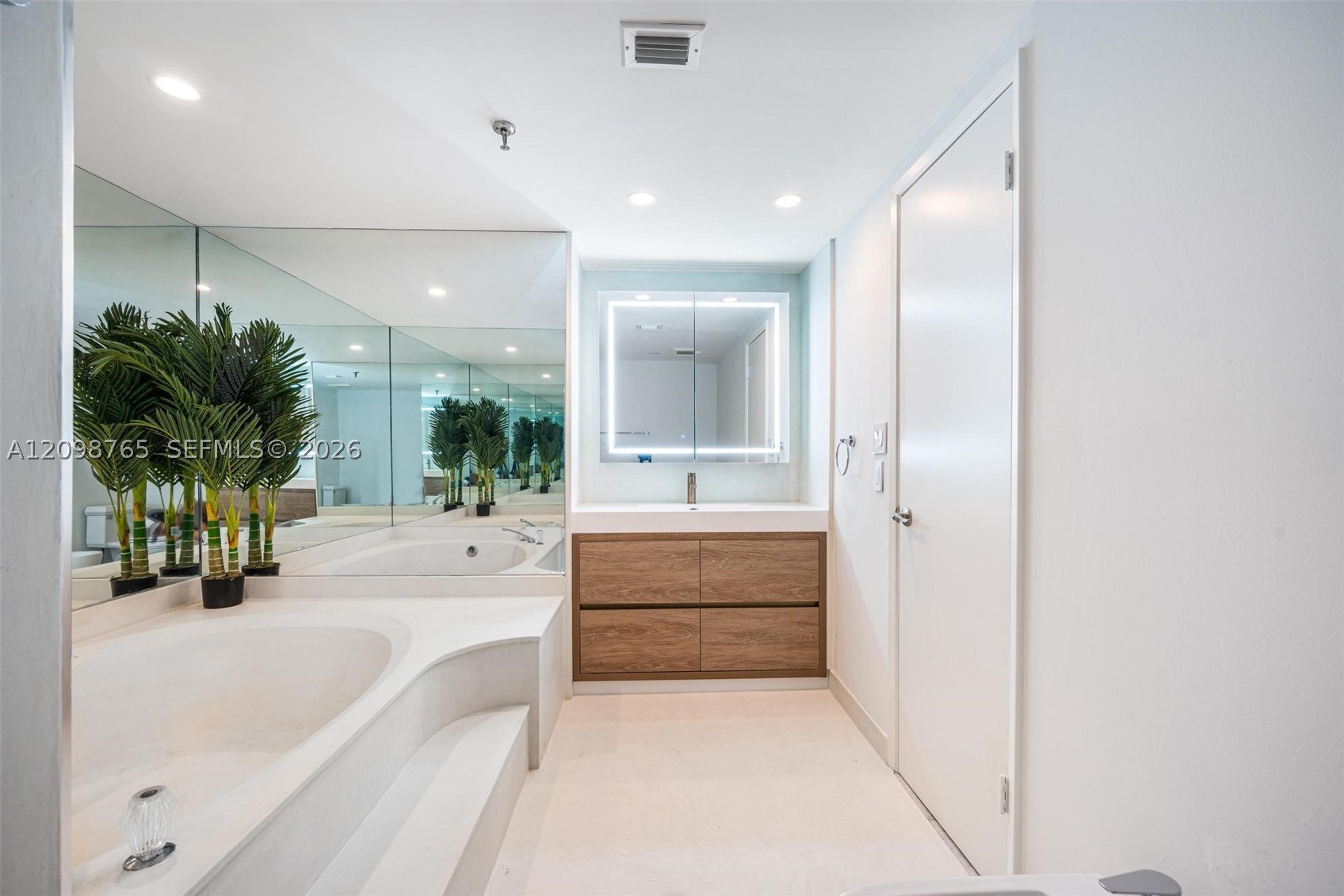 9 Island Ave #414, Miami Beach FL 33139