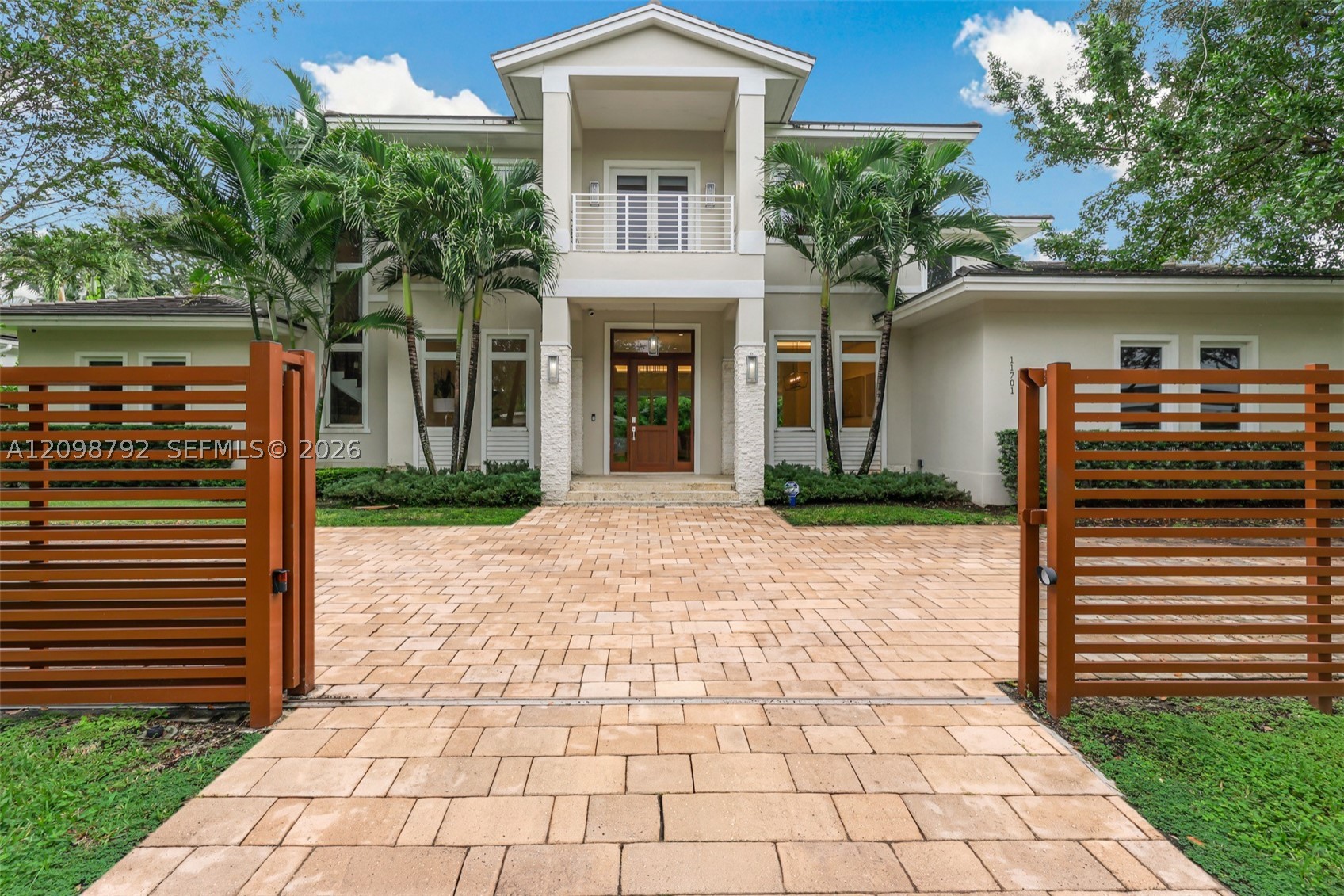 11701 SW 69 Ct, Pinecrest FL 33156