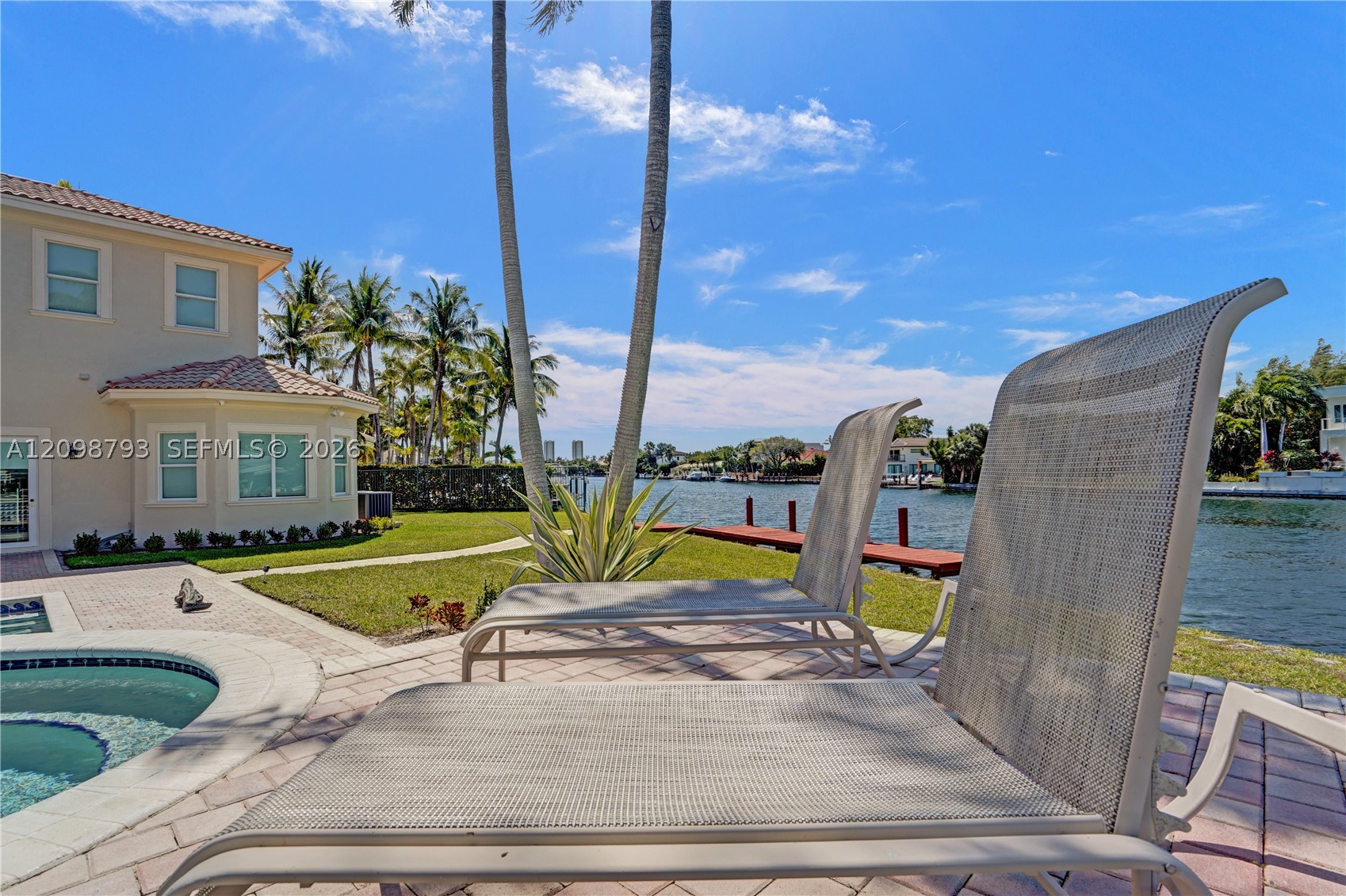 1130 Harbor Ct, Hollywood FL 33019