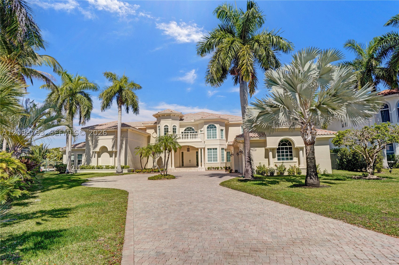 1130 Harbor Ct, Hollywood FL 33019