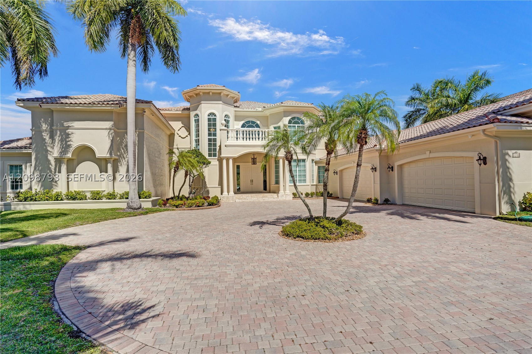 1130 Harbor Ct, Hollywood FL 33019