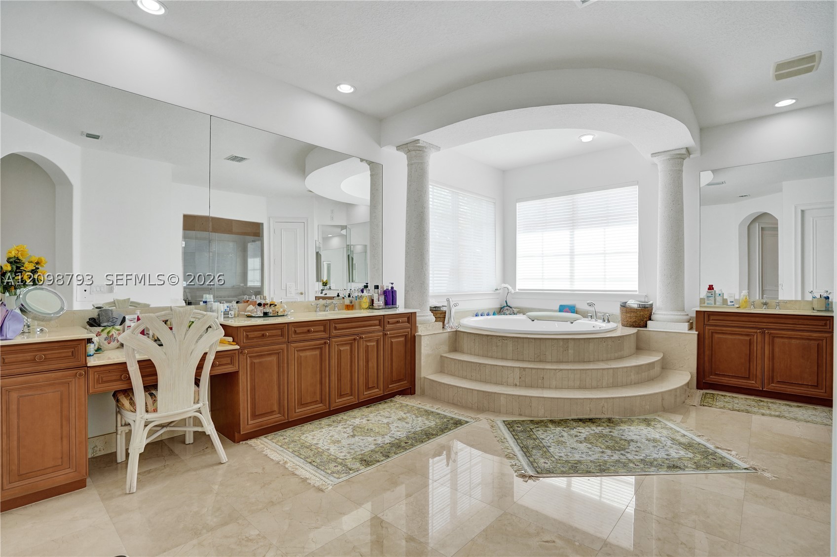 1130 Harbor Ct, Hollywood FL 33019