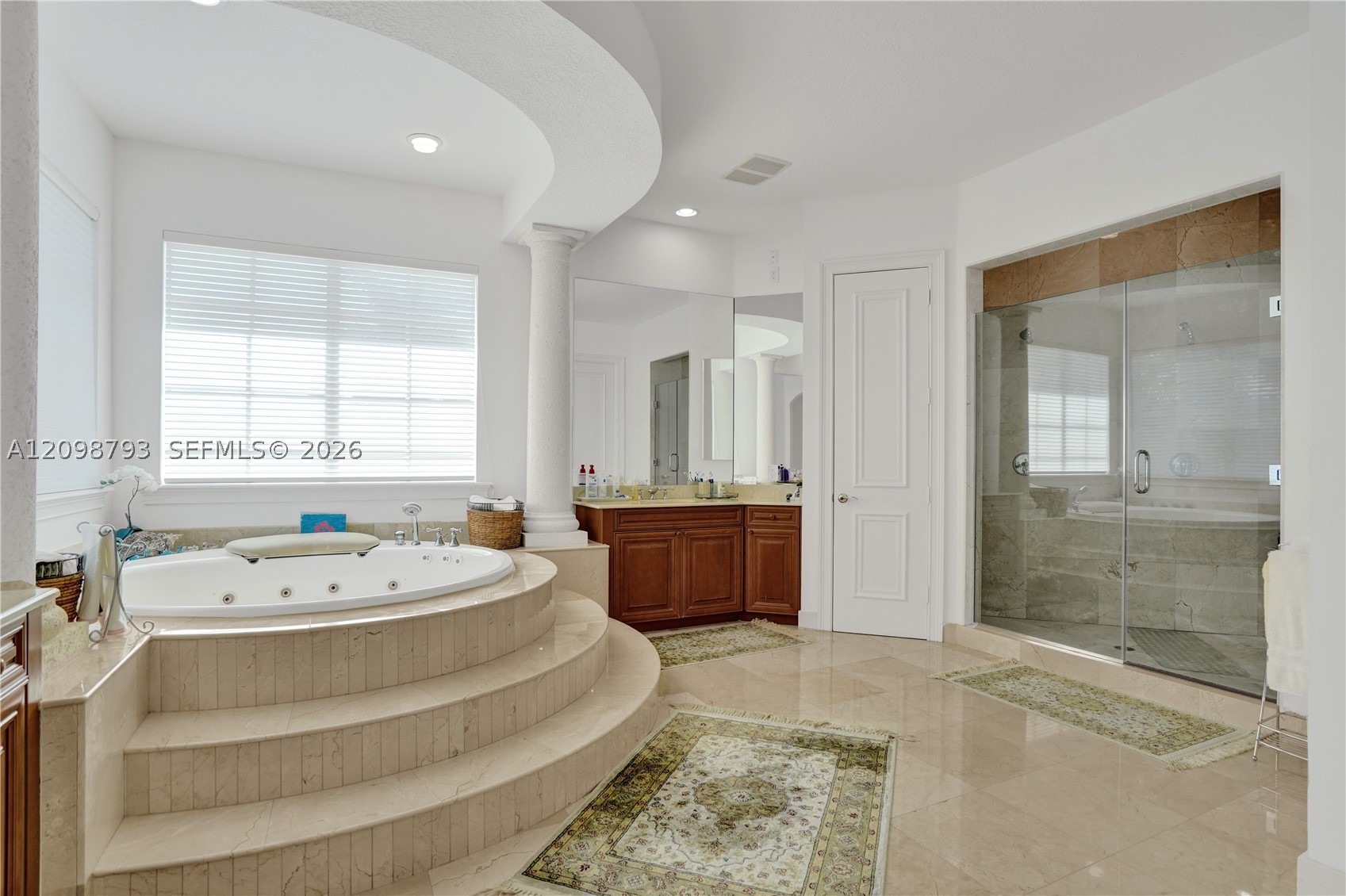 1130 Harbor Ct, Hollywood FL 33019