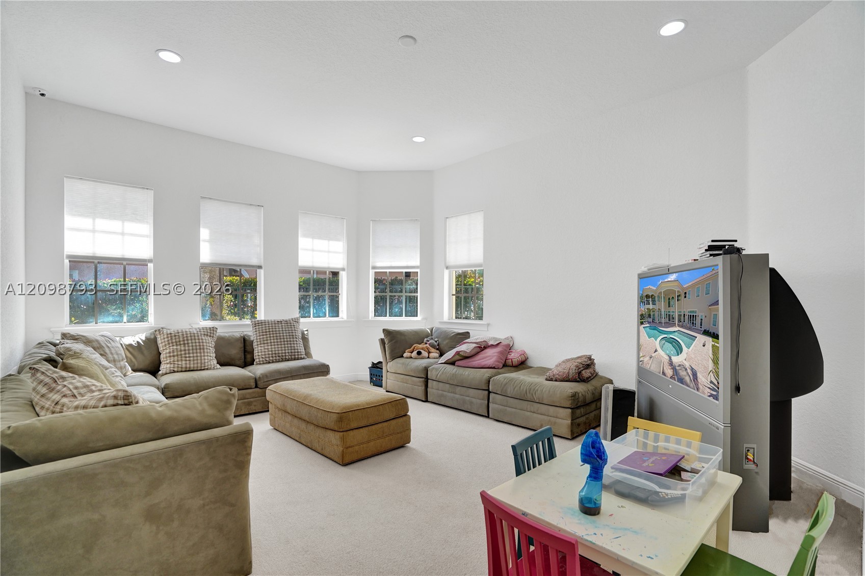 1130 Harbor Ct, Hollywood FL 33019