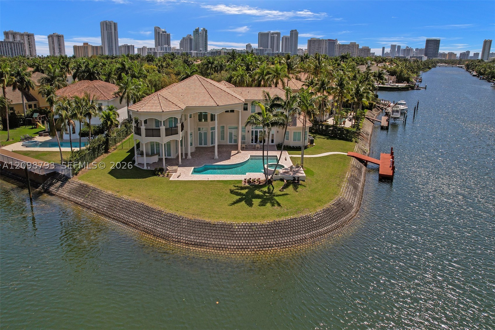 1130 Harbor Ct, Hollywood FL 33019