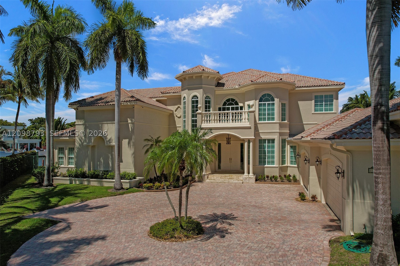 1130 Harbor Ct, Hollywood FL 33019