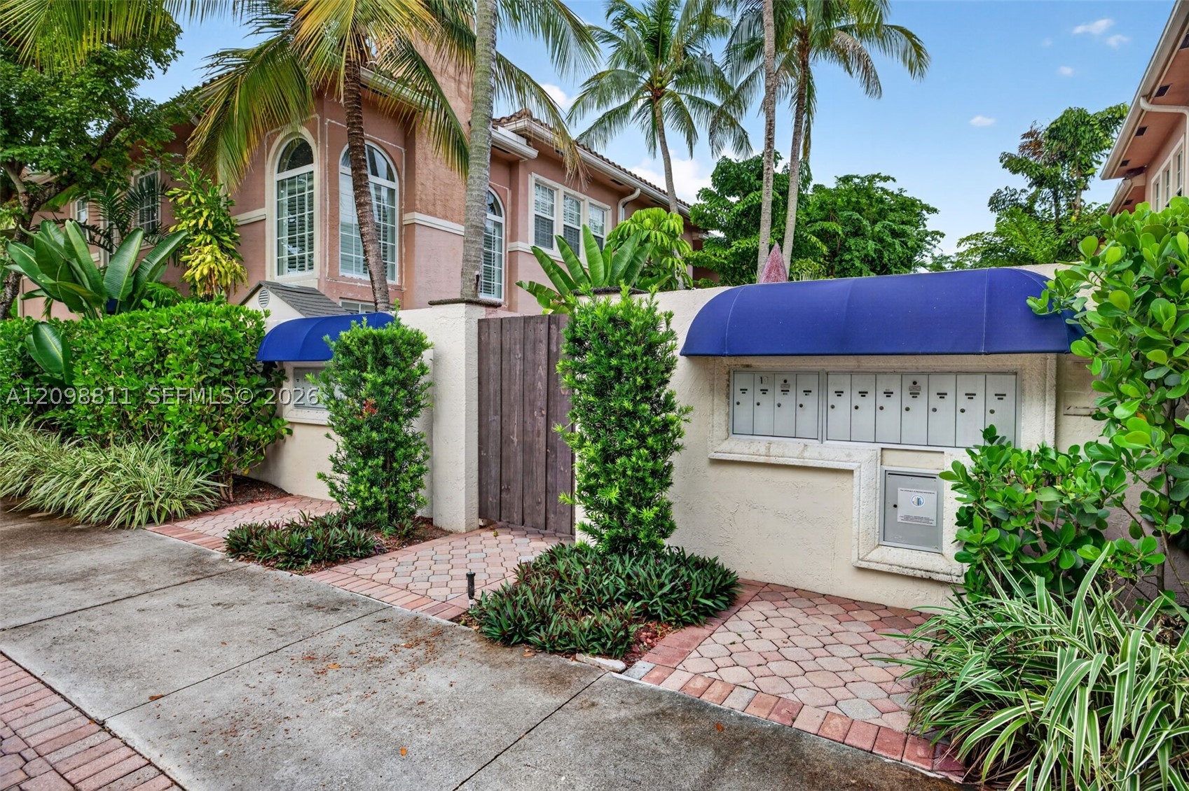 200 NE 14th Ave #6, Fort Lauderdale FL 33301