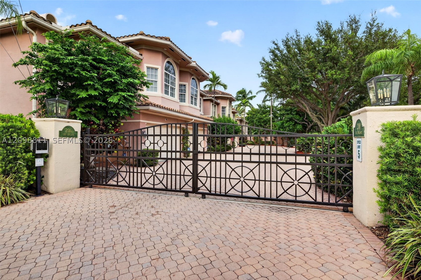200 NE 14th Ave #6, Fort Lauderdale FL 33301