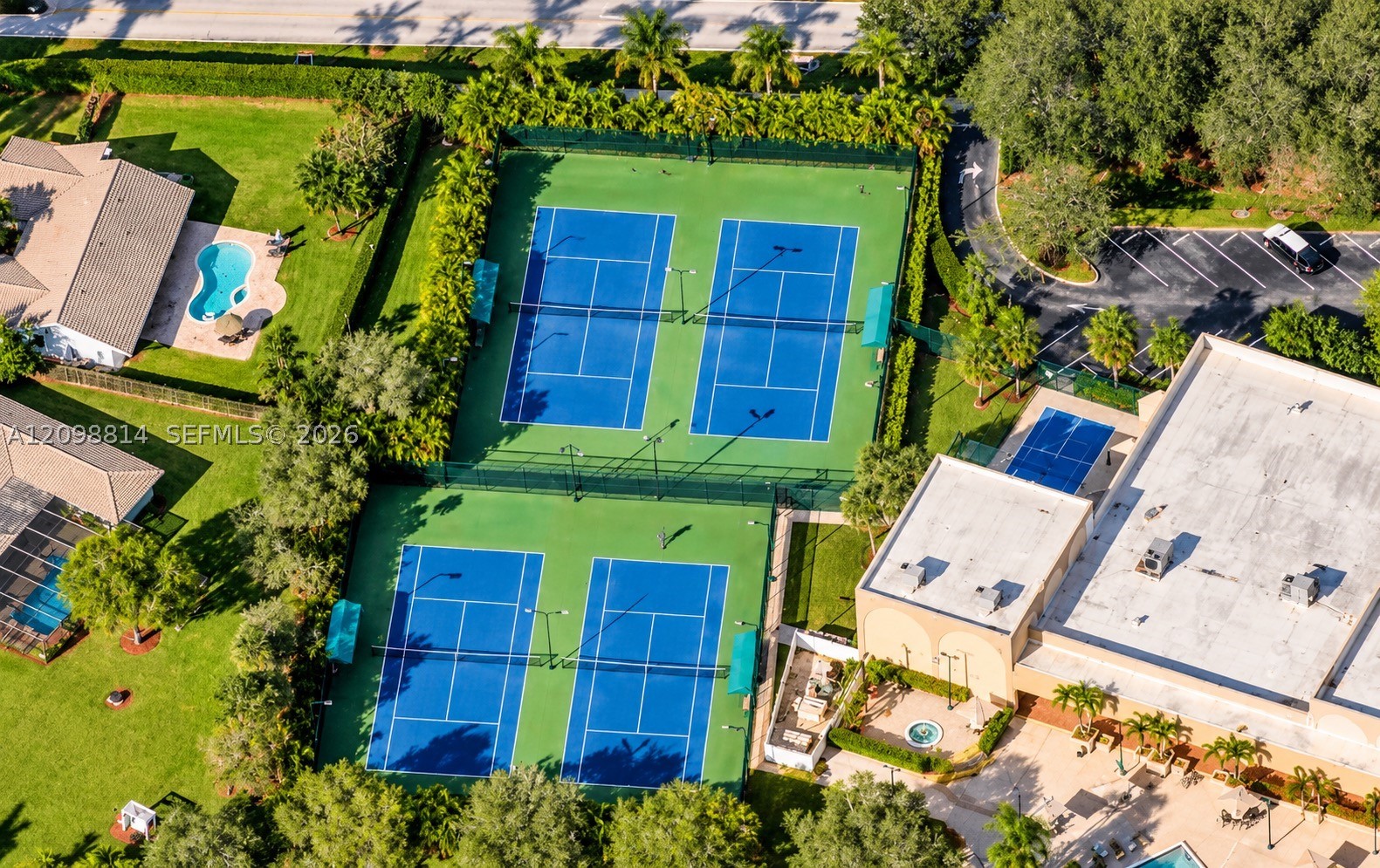 341 Lakeview Dr #104, Weston FL 33326