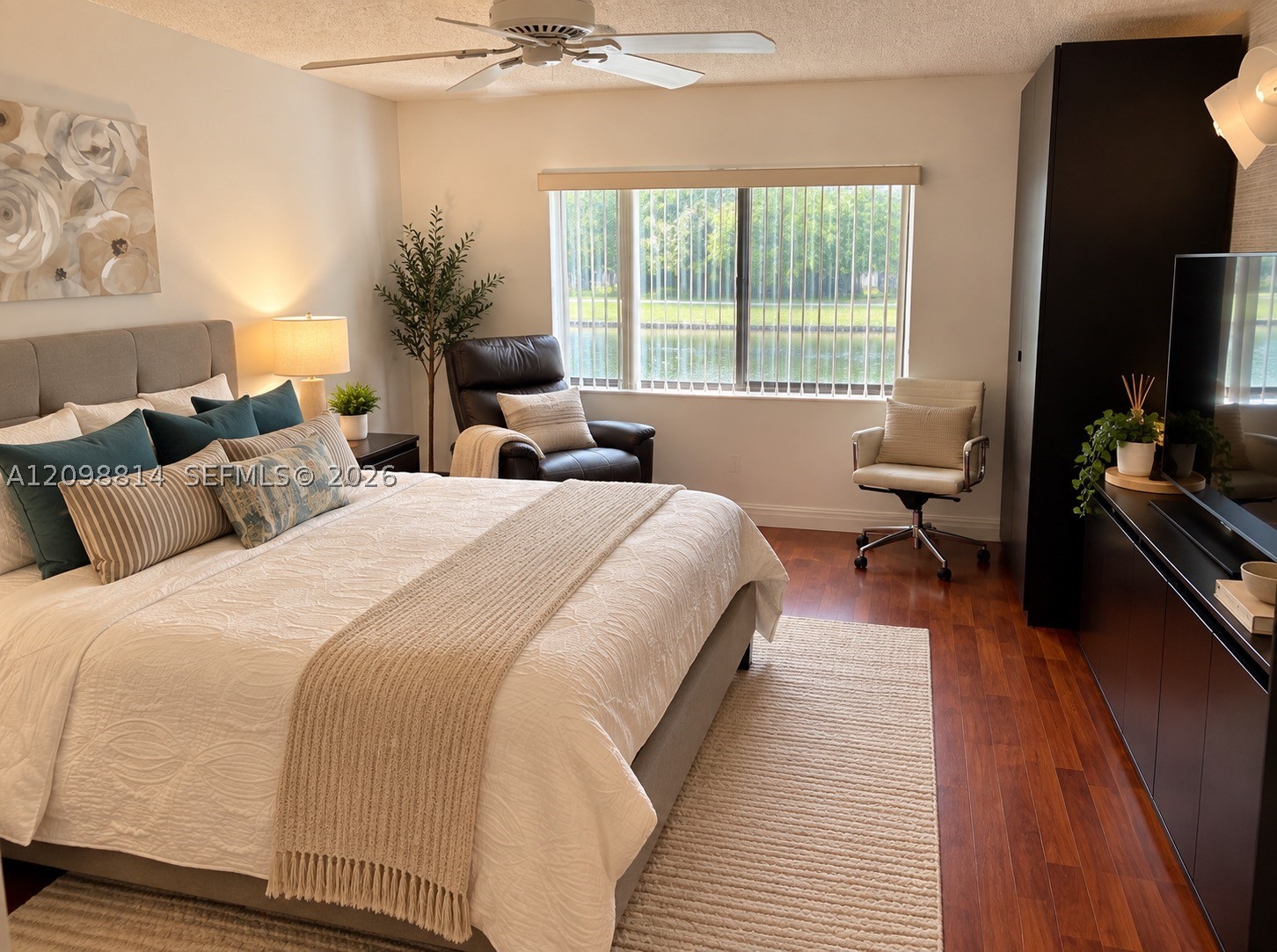 341 Lakeview Dr #104, Weston FL 33326