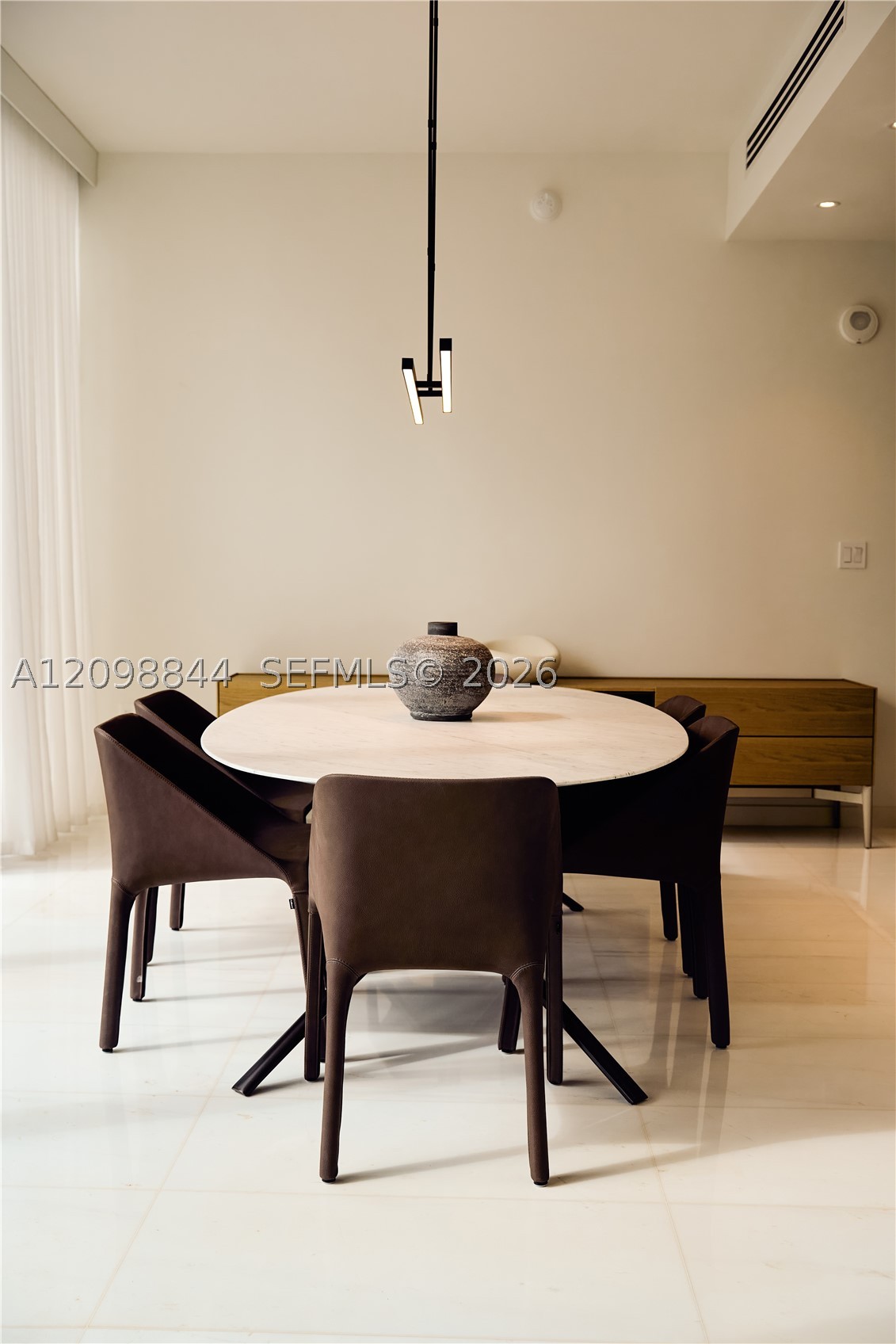 300 Biscayne Boulevard Way #804W, Miami FL 33131